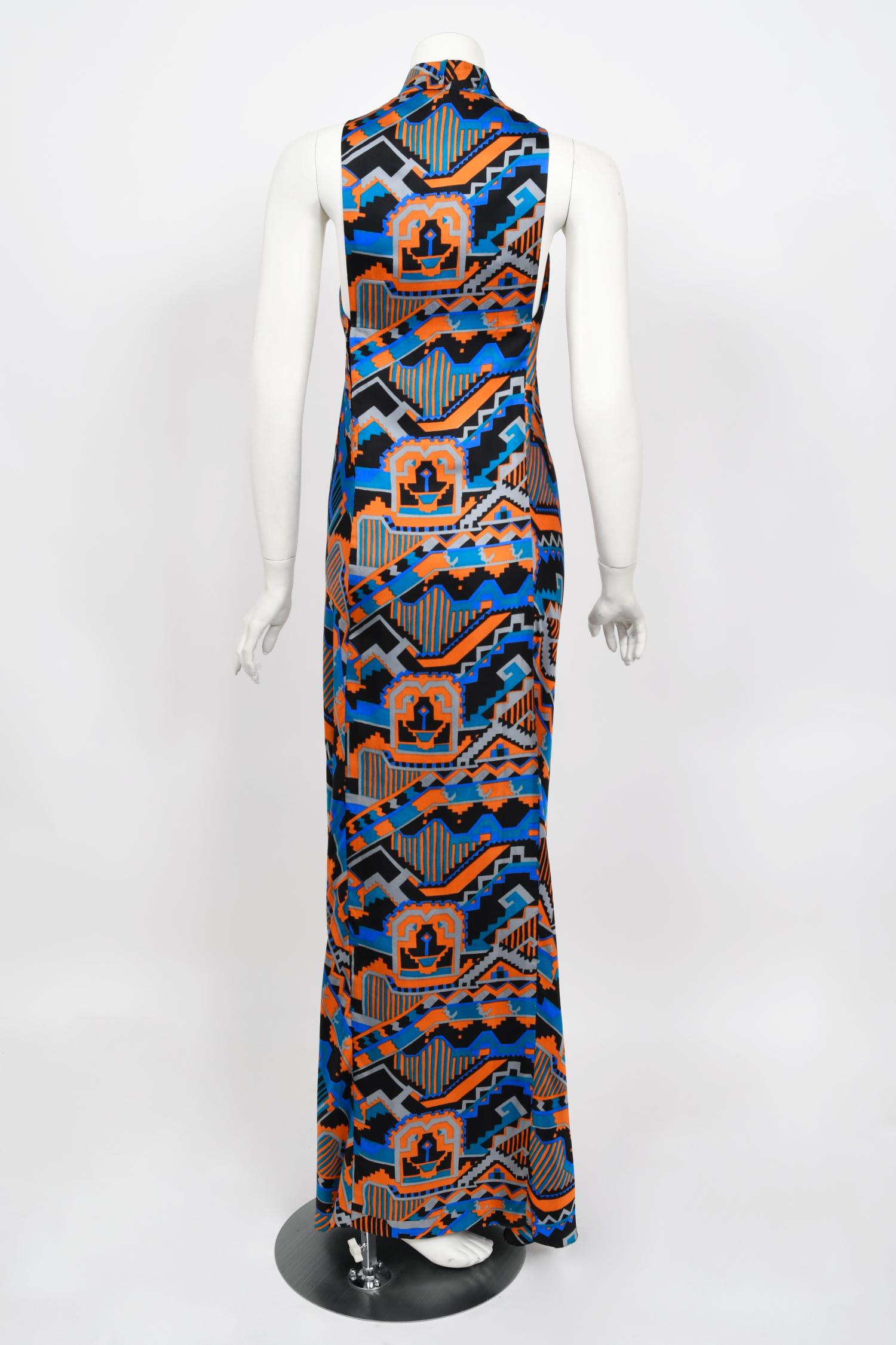 Vintage 1970's Madame Grès Haute Couture Graphic Print Silk Gown & Hood's Shawl en vente 13