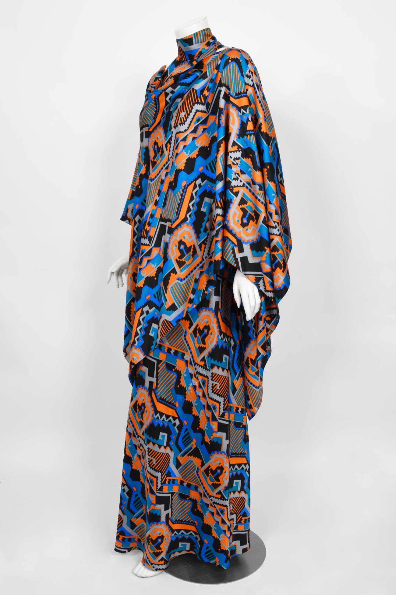 Vintage 1970's Madame Grès Haute Couture Graphic Print Silk Gown & Hood's Shawl en vente 7