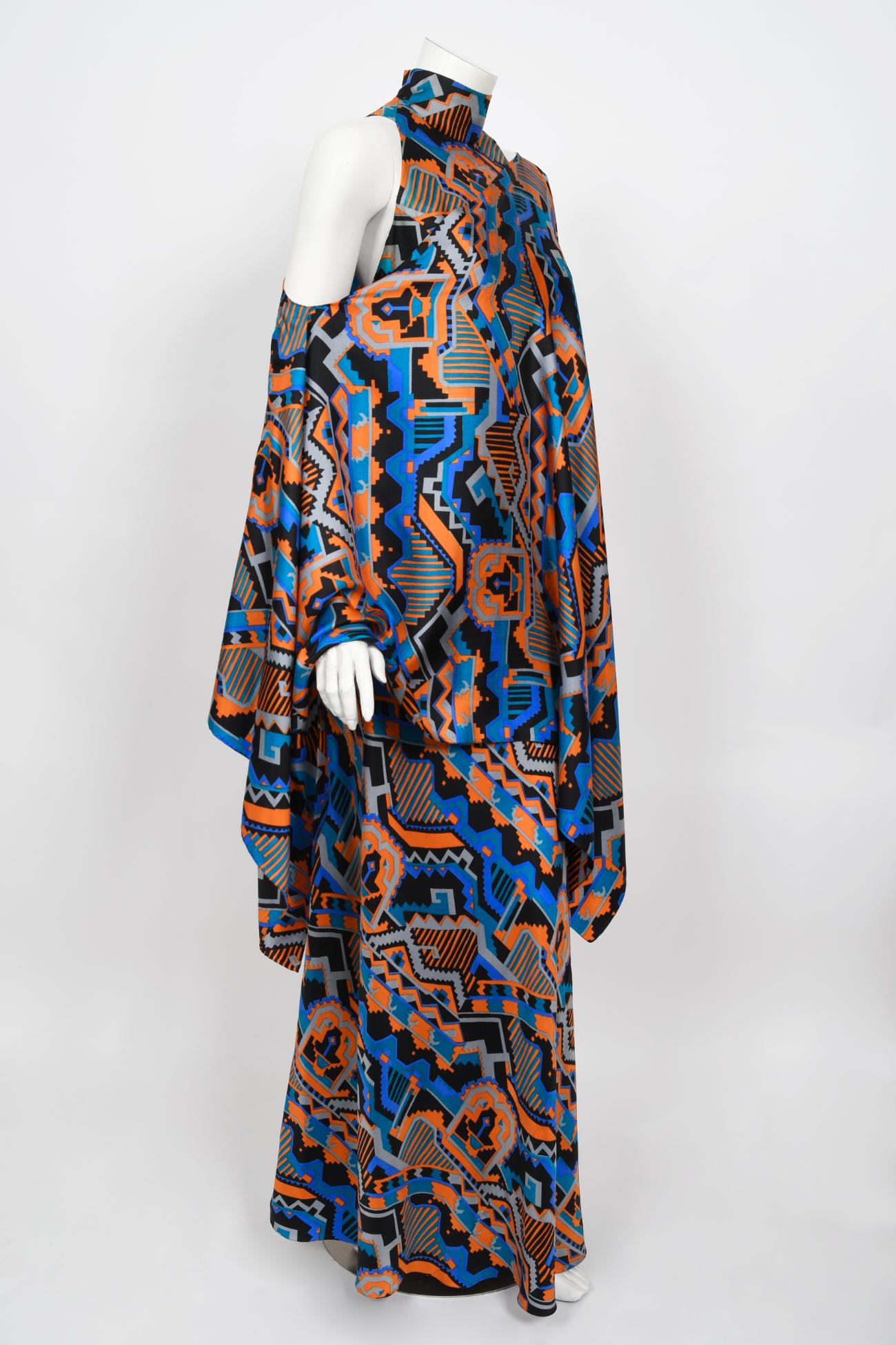 Vintage 1970's Madame Grès Haute Couture Graphic Print Silk Gown & Hood's Shawl en vente 4