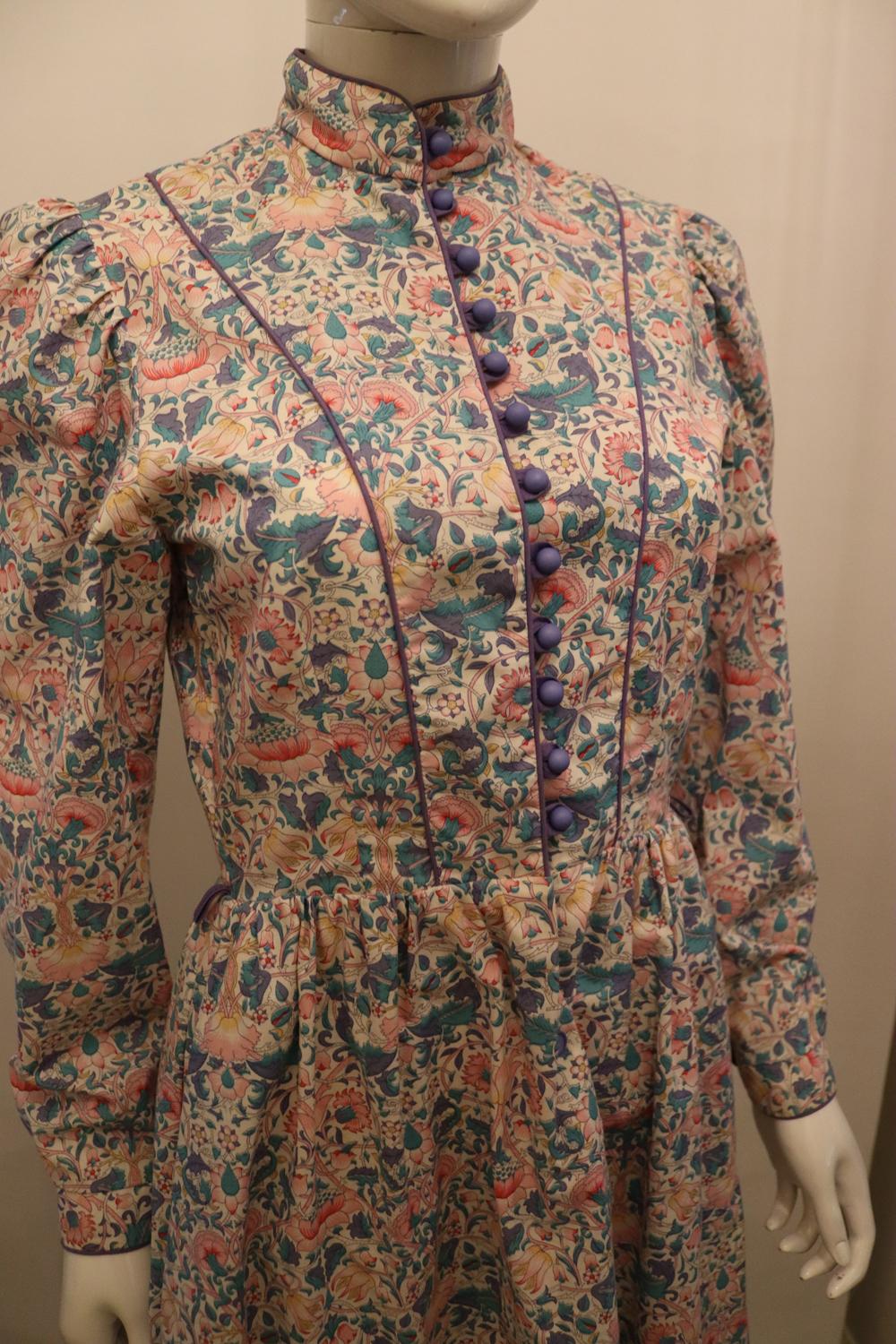 Women's Vintage 1970s Marion Donaldson Floral Dress For Sale