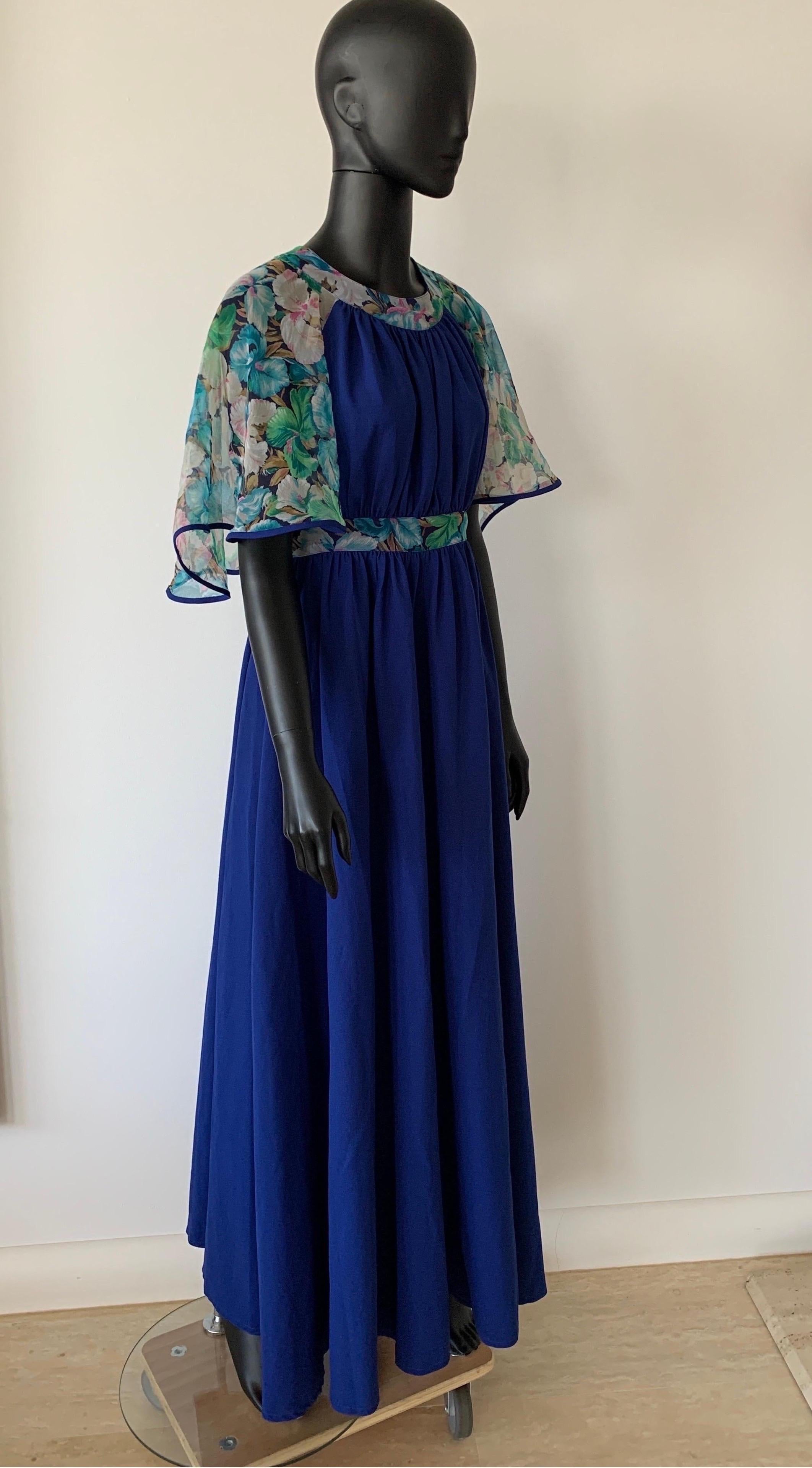 Vintage 1970’s Maxi dress with ruched front bodice snd floral print detail  For Sale 2
