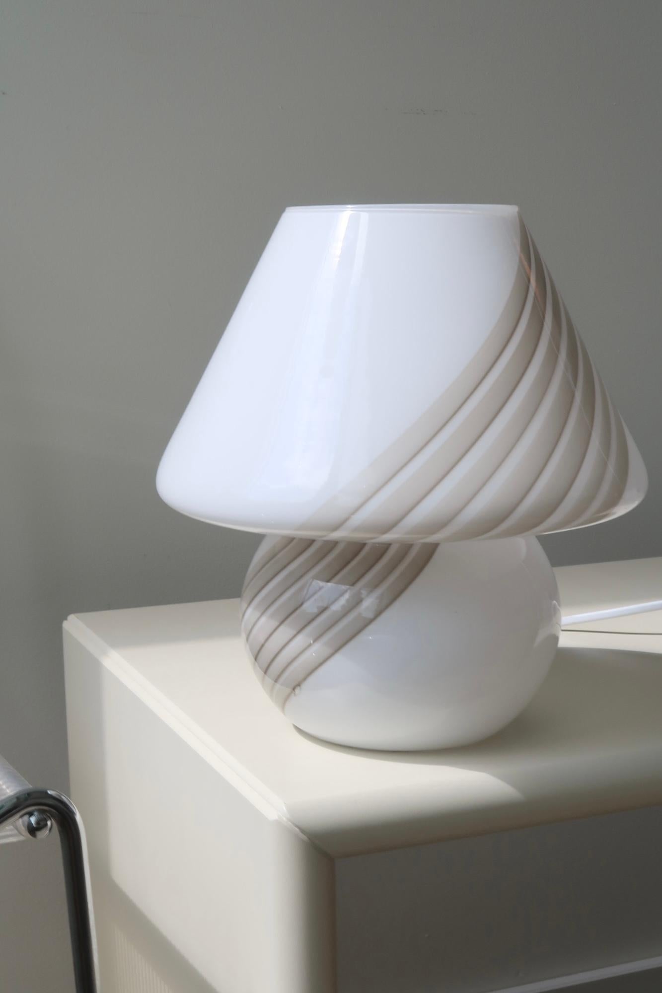 Late 20th Century Vintage 1970s Medium Murano White Taupe Swirl Mushroom Table Lamp