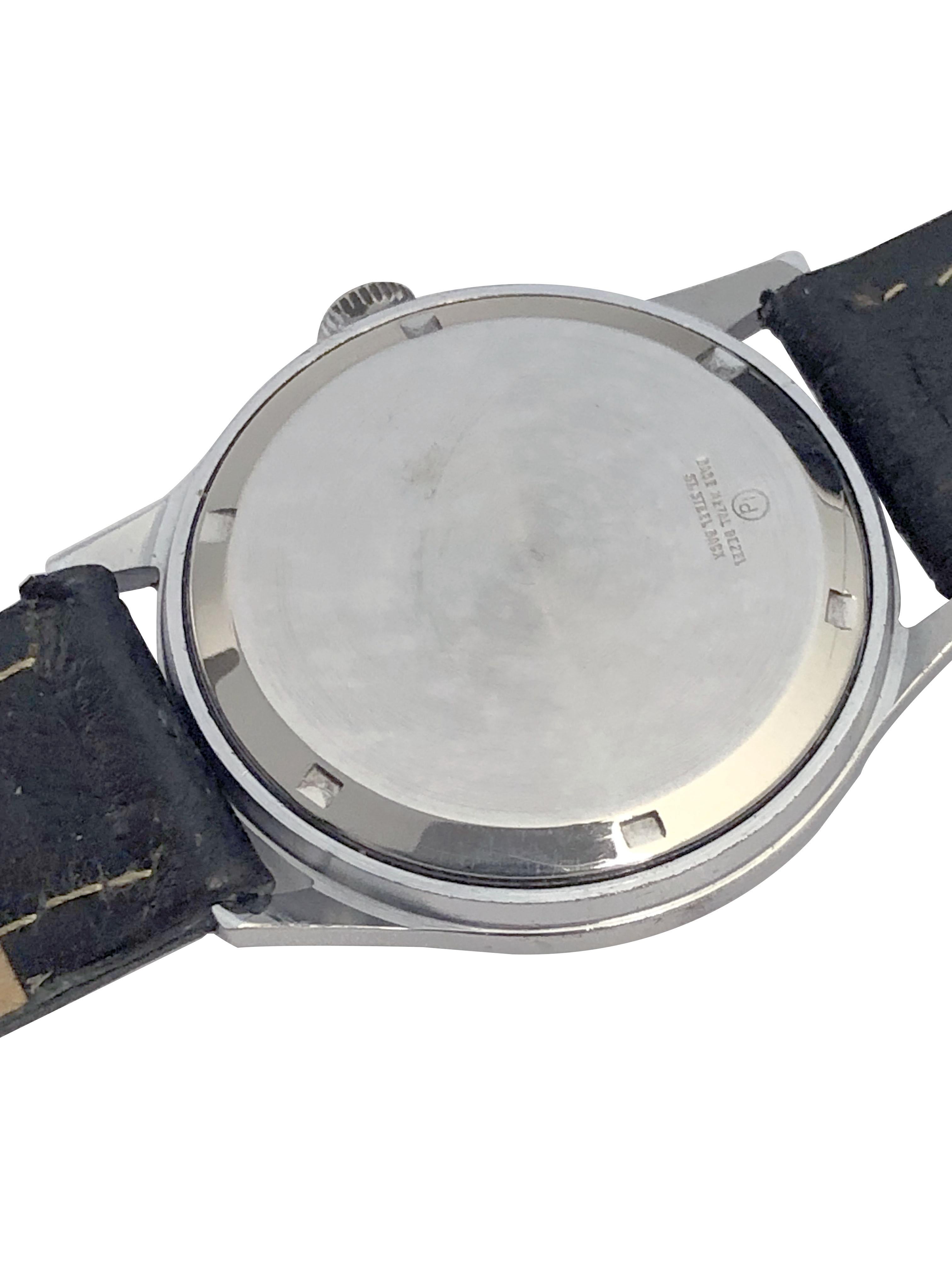Vintage 1970s Mickey Mouse mechanical Wrist Watch In Excellent Condition For Sale In Chicago, IL
