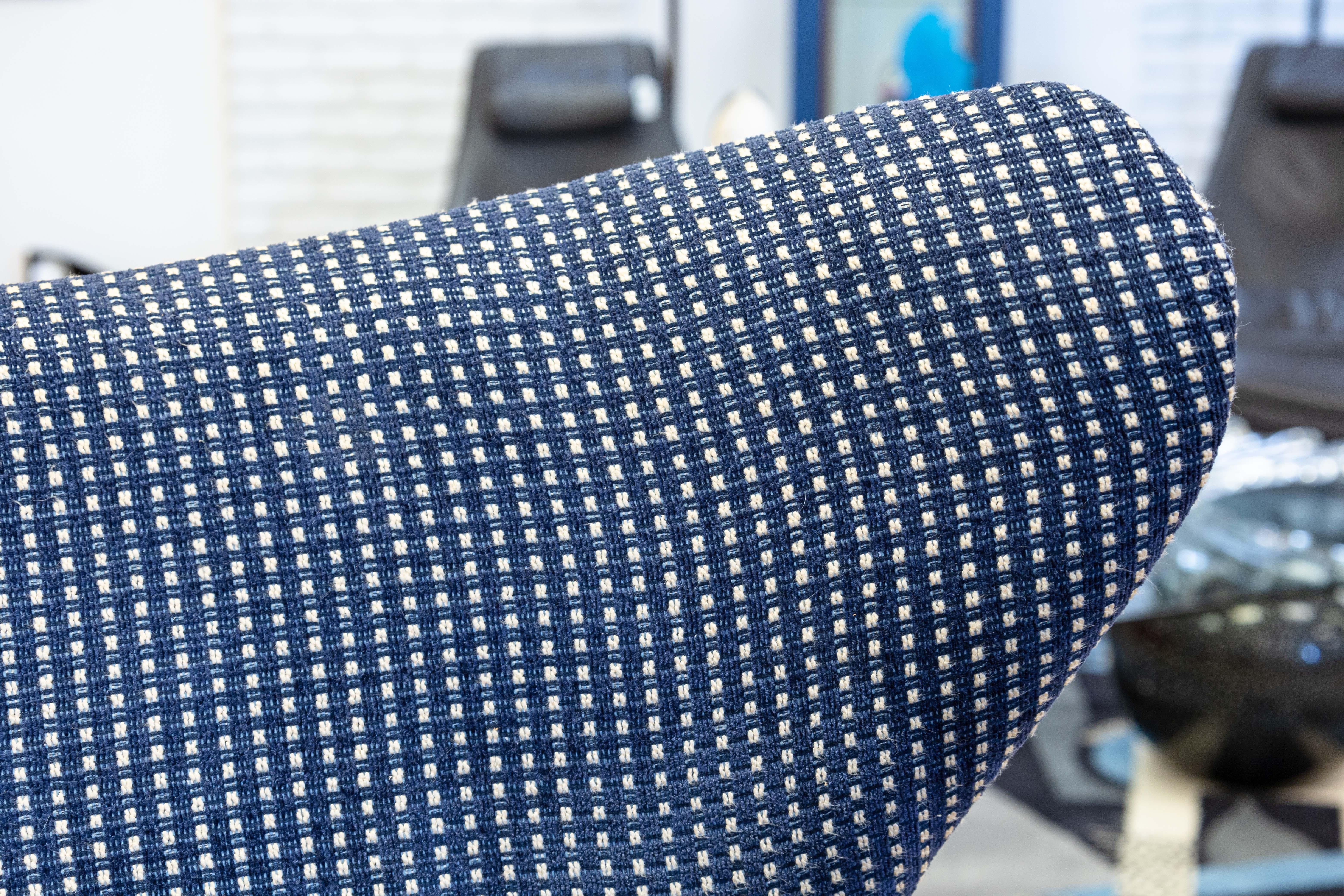 Late 20th Century Vintage 1970s Mid Century Modern Arne Jacobsen Egg Chair Blue Checkered Fabric For Sale