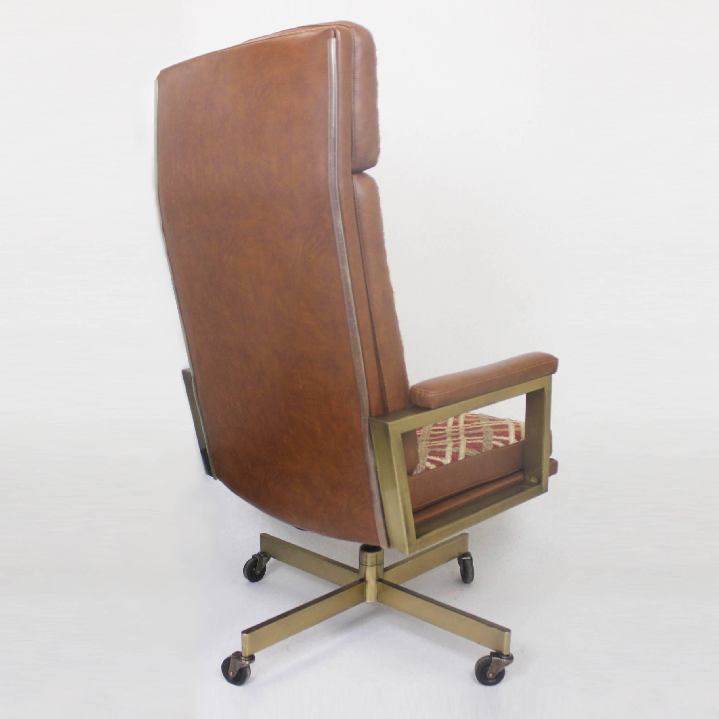 Vintage 1970's Mid-Century Modern High-Back Executive Desk Bürostuhl (Moderne der Mitte des Jahrhunderts)