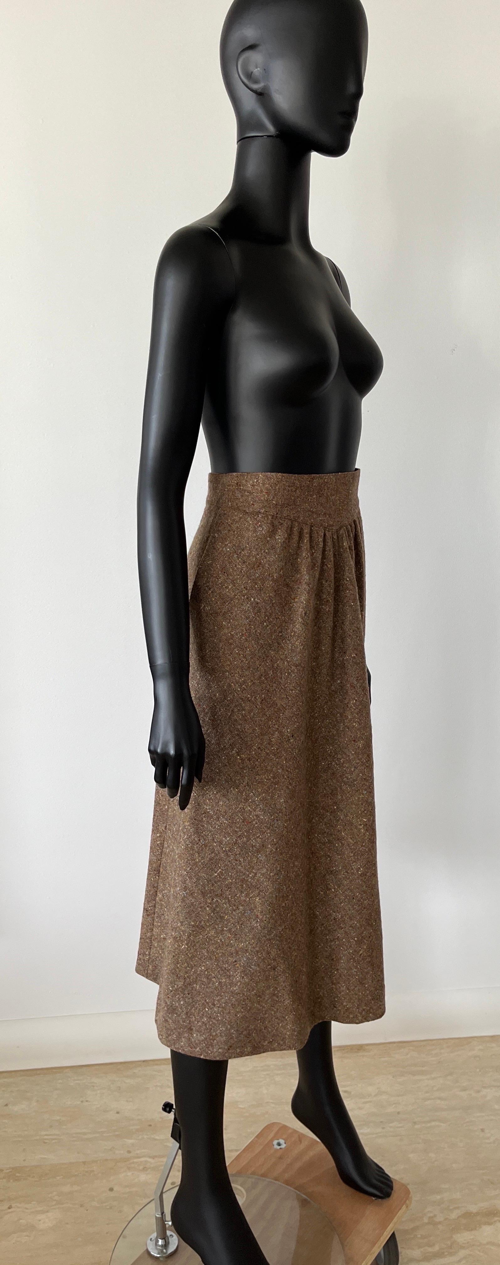 VINTAGE 1970’S MISSONI wool tweed  A-Line Skirt -  Never been Worn For Sale 8