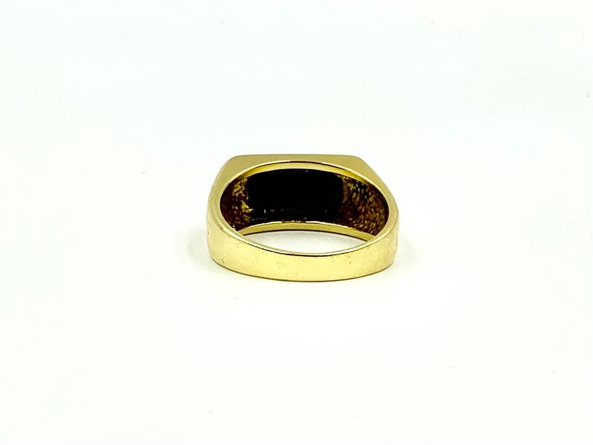 Women's or Men's Vintage 1970's Modernist Heavy Solid 18K Gold and Wood Signet Ring For Sale