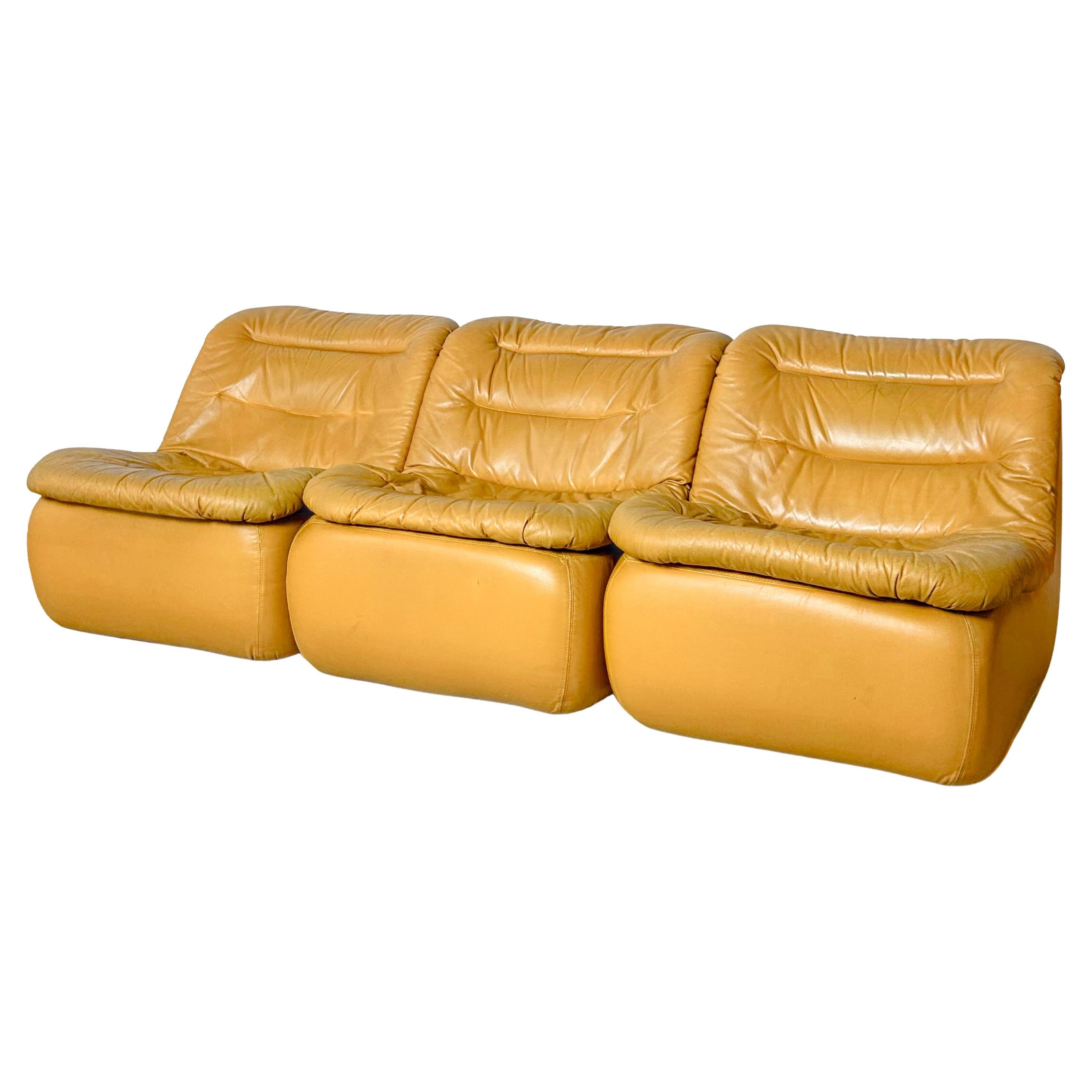 Vintage 1970s Modular Sofa Piece in Leather – Priced per Section im Angebot