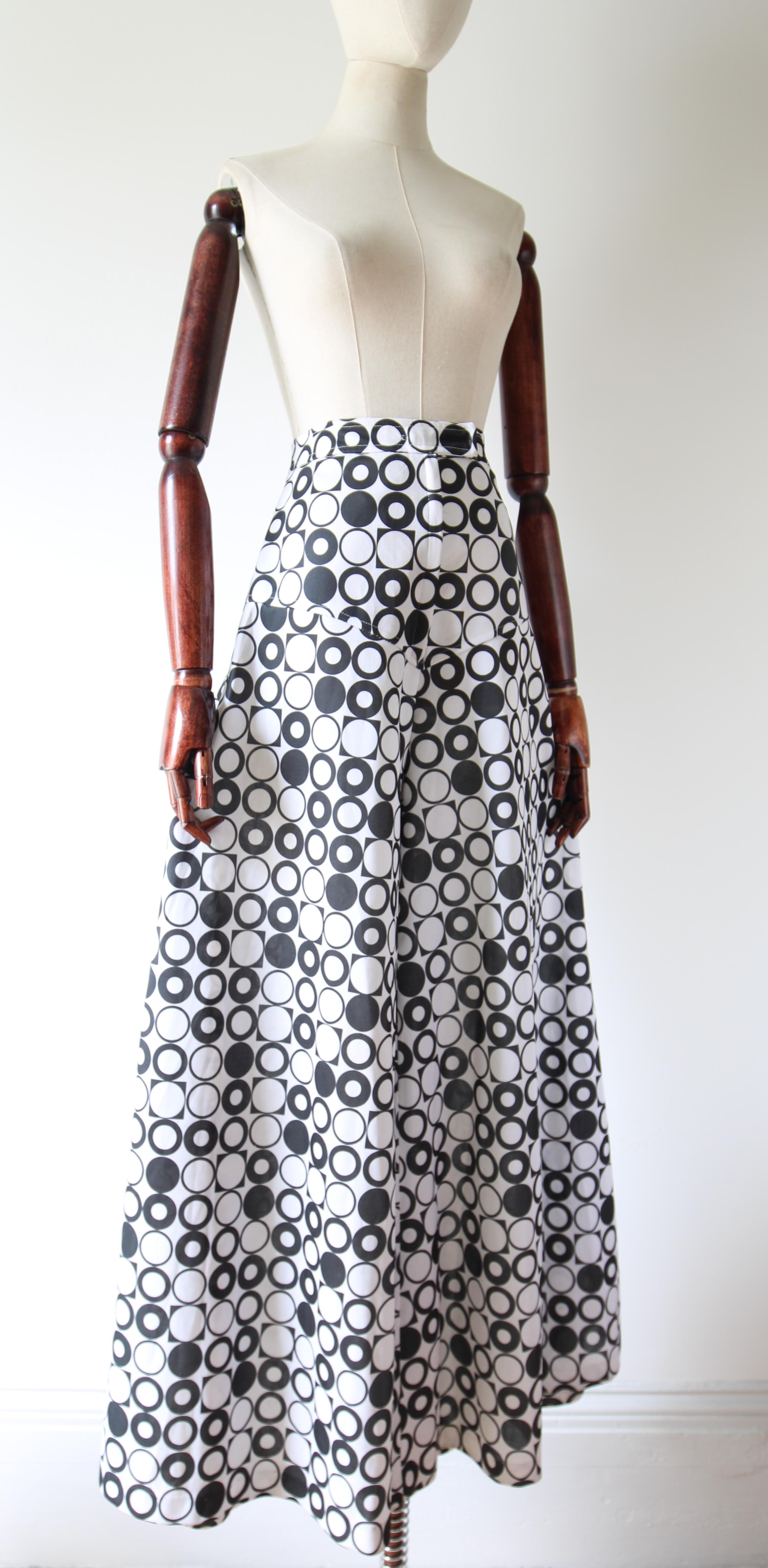 Monochrome Vintage-Hose mit weitem Bein und hohem Rückenausschnitt, Geometrisch, UK 8-10 US 4-6, 1970er Jahre für Damen oder Herren im Angebot