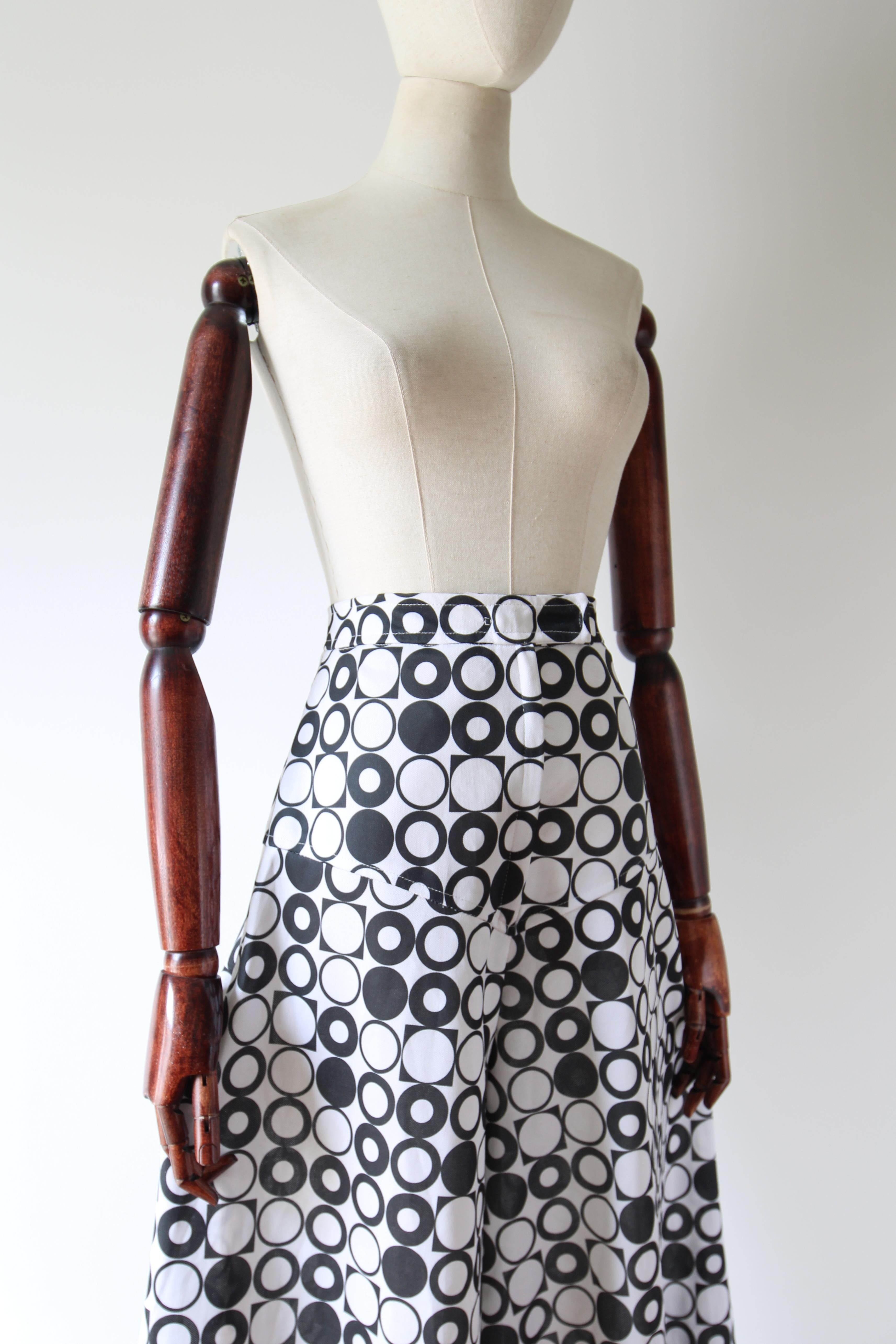 Monochrome Vintage-Hose mit weitem Bein und hohem Rückenausschnitt, Geometrisch, UK 8-10 US 4-6, 1970er Jahre im Angebot 1