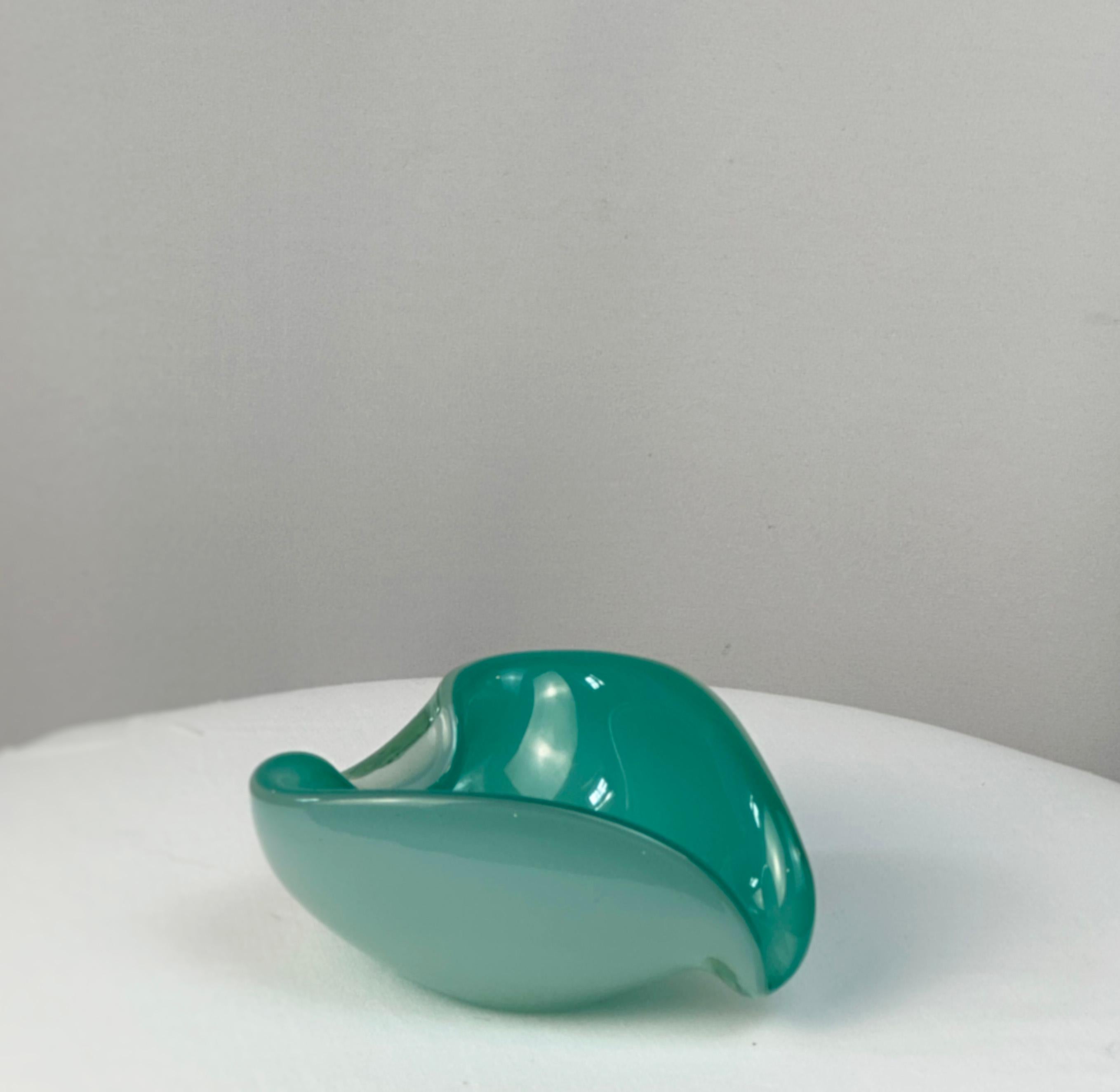 Hand-Crafted Turquoise Murano Glass Pinch Dish attributed to Archimede Seguso For Sale