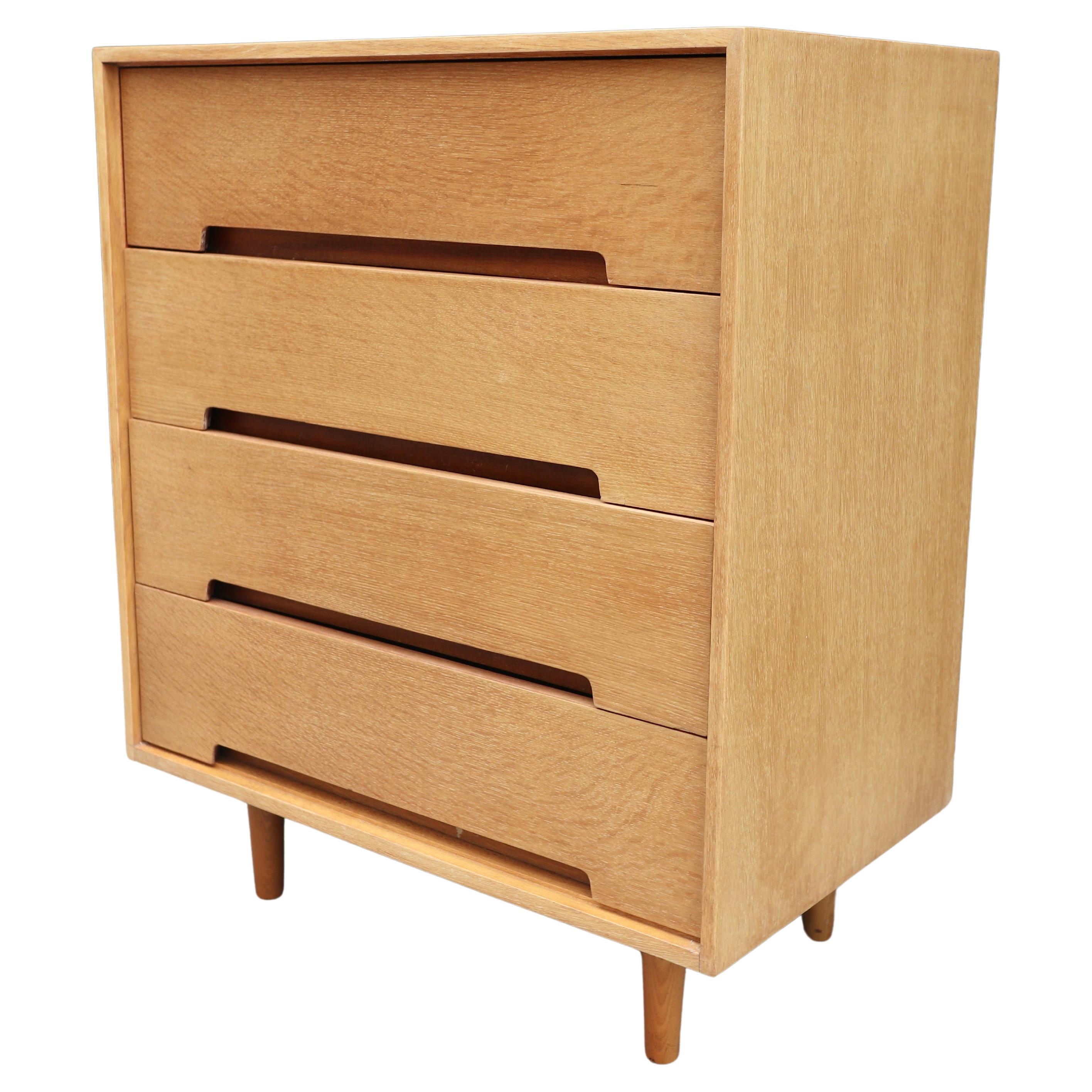 Vintage 1970s Oak veneered 'Stag C Range' chest of four drawers For Sale