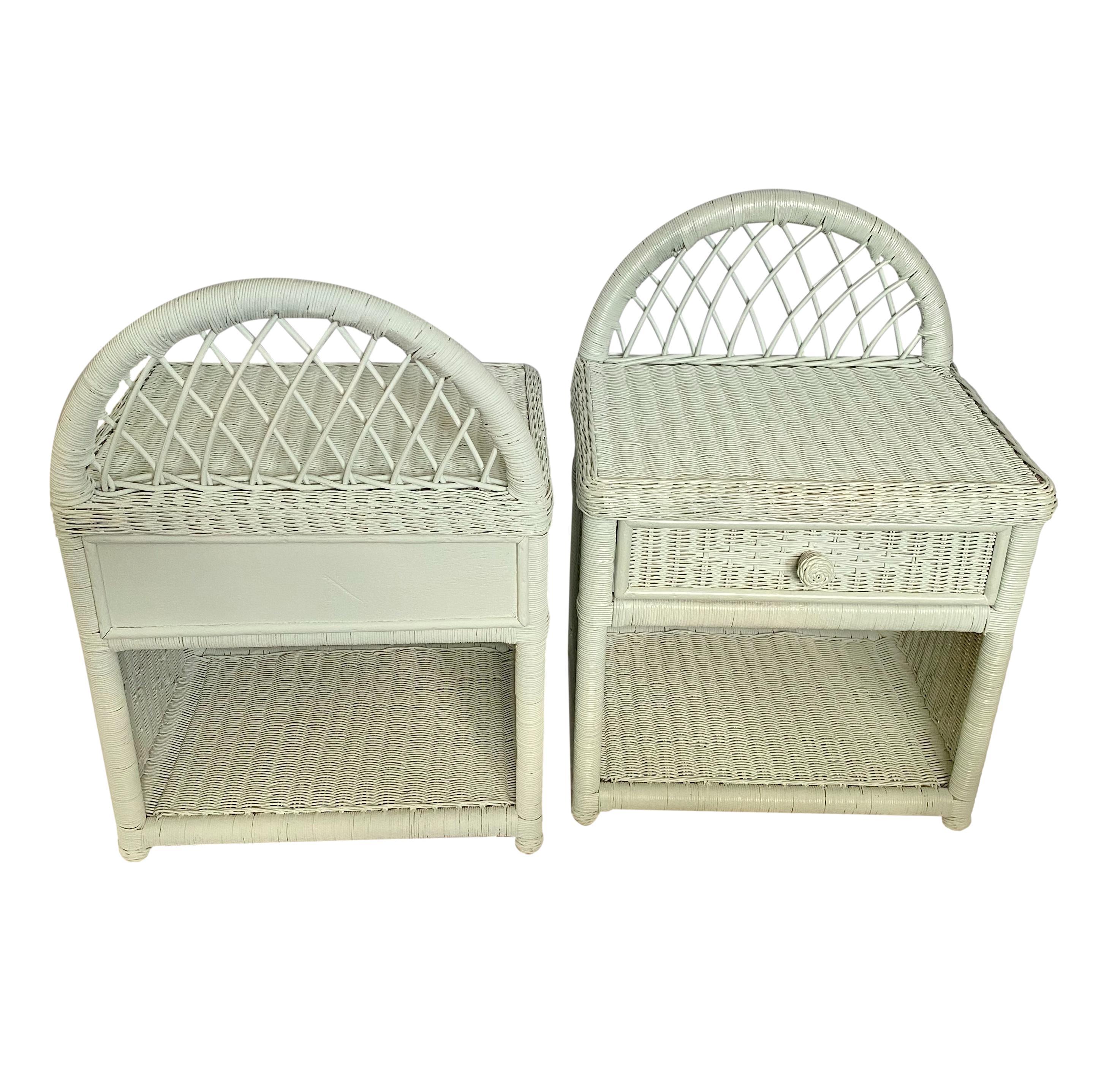 Vintage 1970s Ombré Wicker Queen Headboard & Nightstands, 3 Pieces 4
