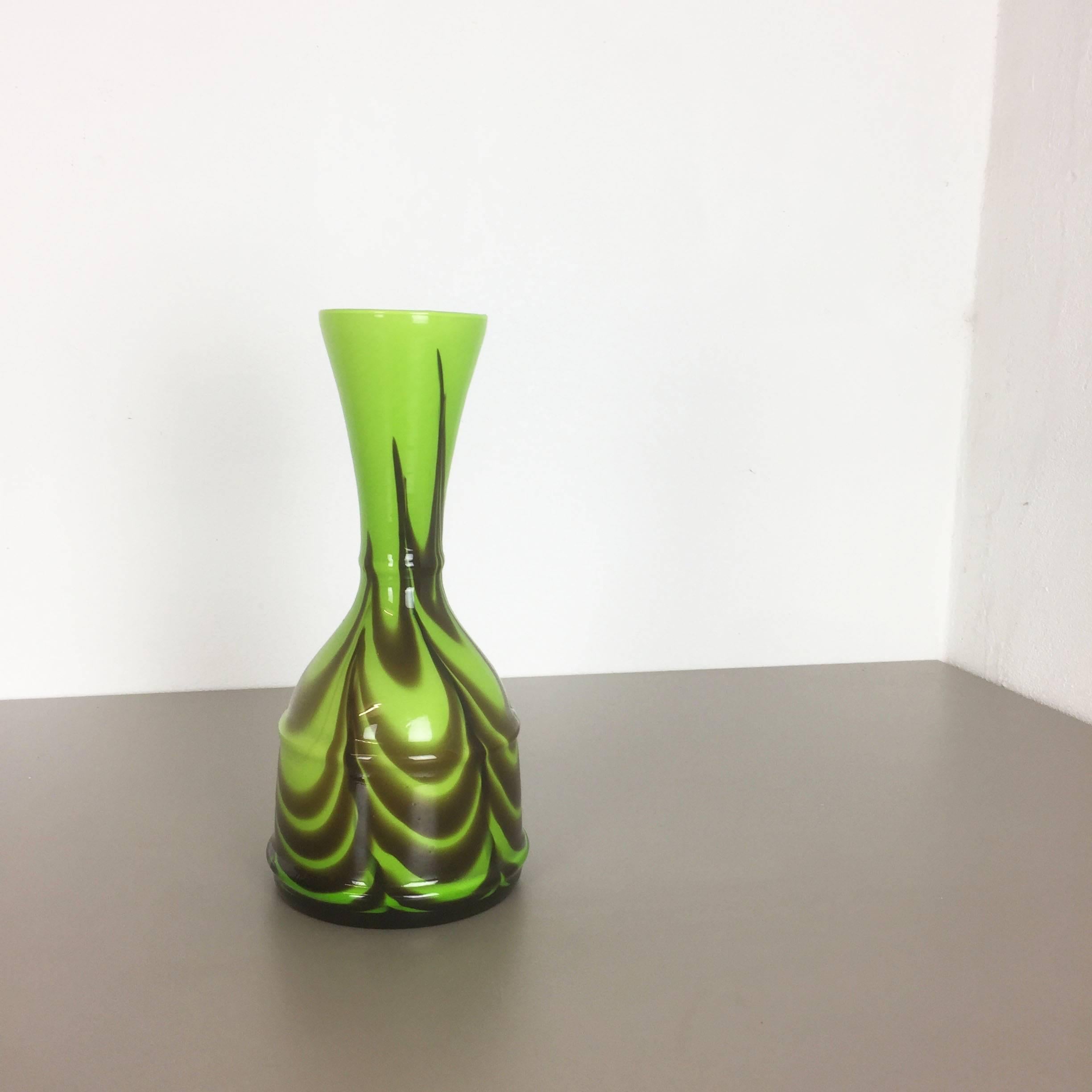 Article:

Pop Art vase


Producer:

Opaline Florence


Design:

Carlo Moretti



Decade:

1970s


Description:

Original vintage 1970s Pop Art handblown vase made in Italy by Opaline Florence. this vase was desigend by Carlo