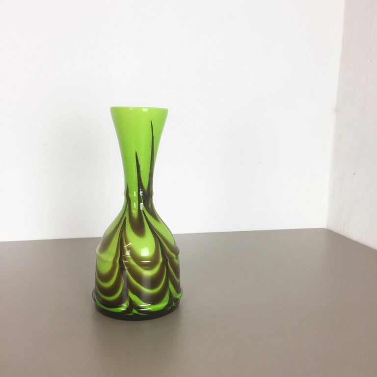 Article:

Pop Art vase


Producer:

Opaline Florence


Design:

Carlo Moretti



Decade:

1970s


Original vintage 1970s Pop Art hand blown vase made in Italy by Opaline Florence. This vase was designed by Carlo Moretti. Made of