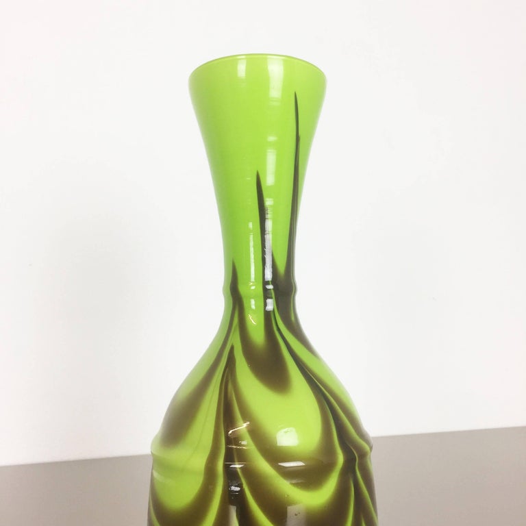Vintage 1970s Opaline Florence Italian Vase Design by Carlo Moretti Design For Sale 1