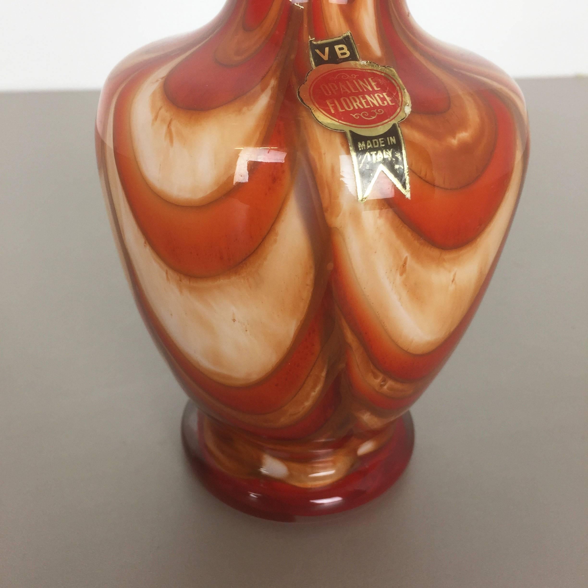 Vintage 1970s Opaline Florence Vase Designed by Carlo Moretti, Italy In Excellent Condition For Sale In Kirchlengern, DE