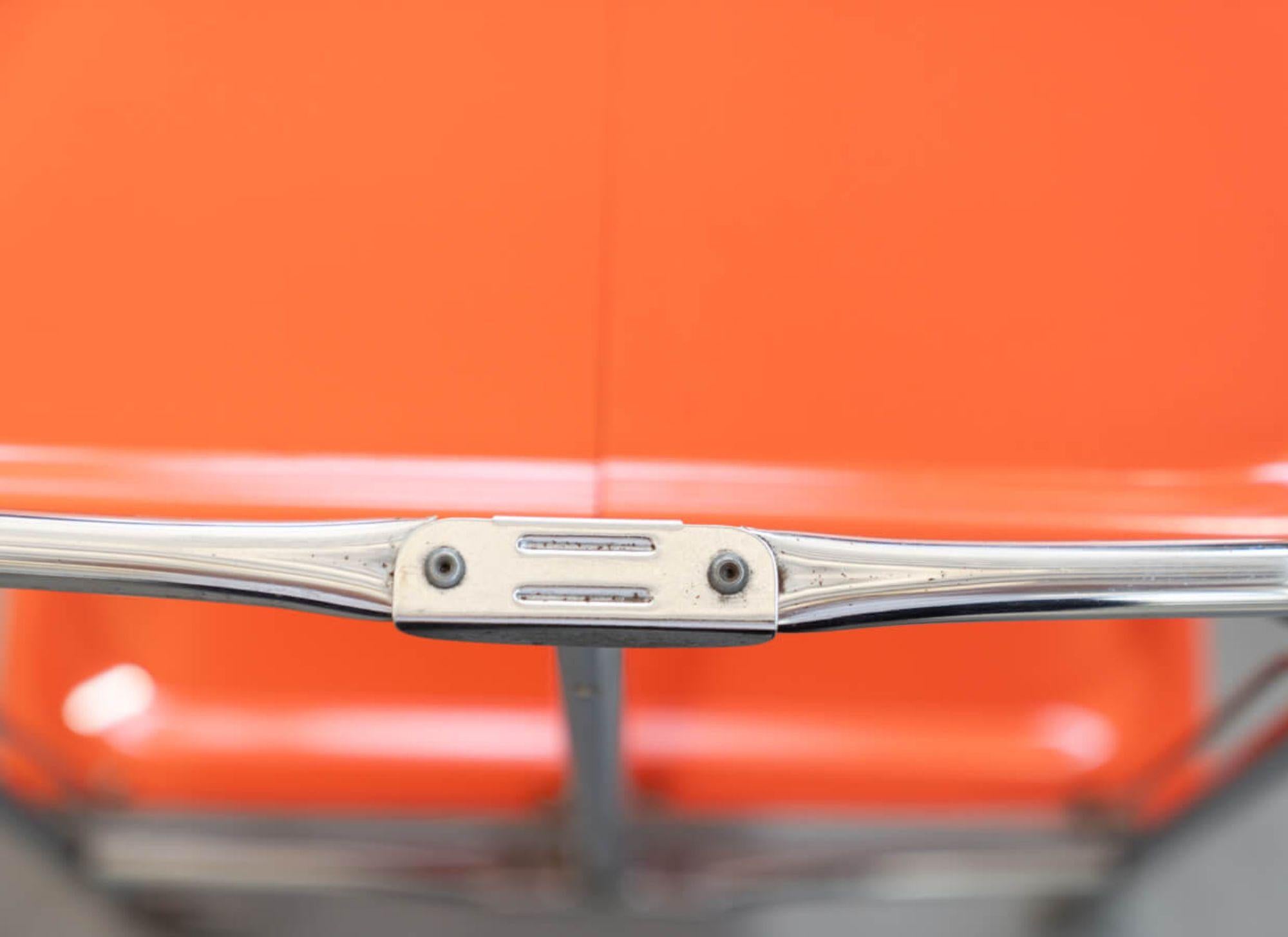 Italian Vintage 1970s Orange Folding Bar Cart – A Retro Chic Statement Piece in vendita