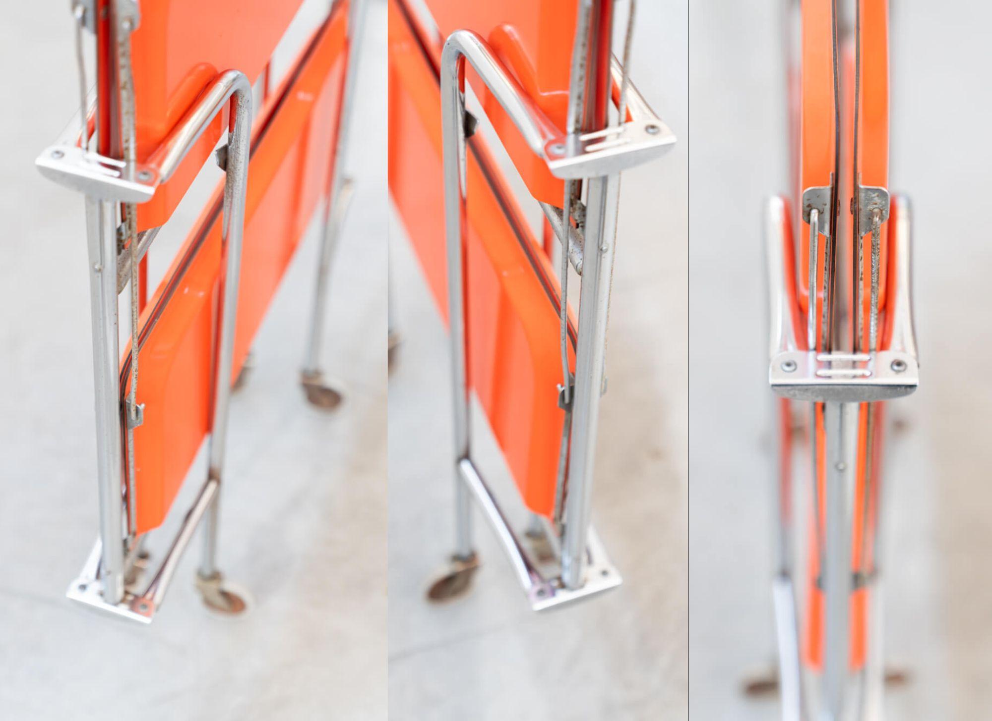 Vintage 1970s Orange Folding Bar Cart – A Retro Chic Statement Piece in vendita 1