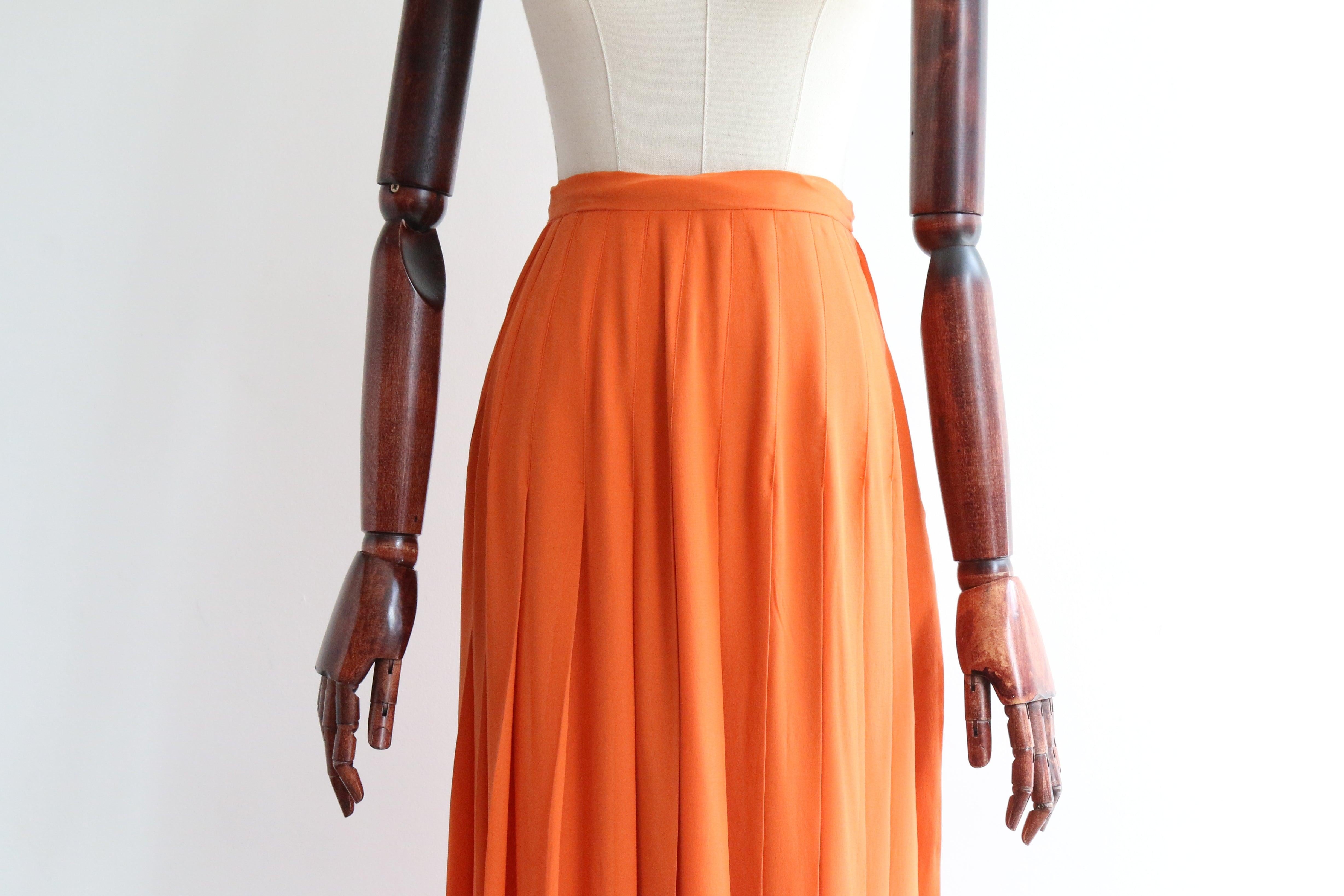 Rosso Vintage By 1970 Arancione Seta Plissettata Jean Halm in seta Gonna Midi UK 6 US 2 in vendita