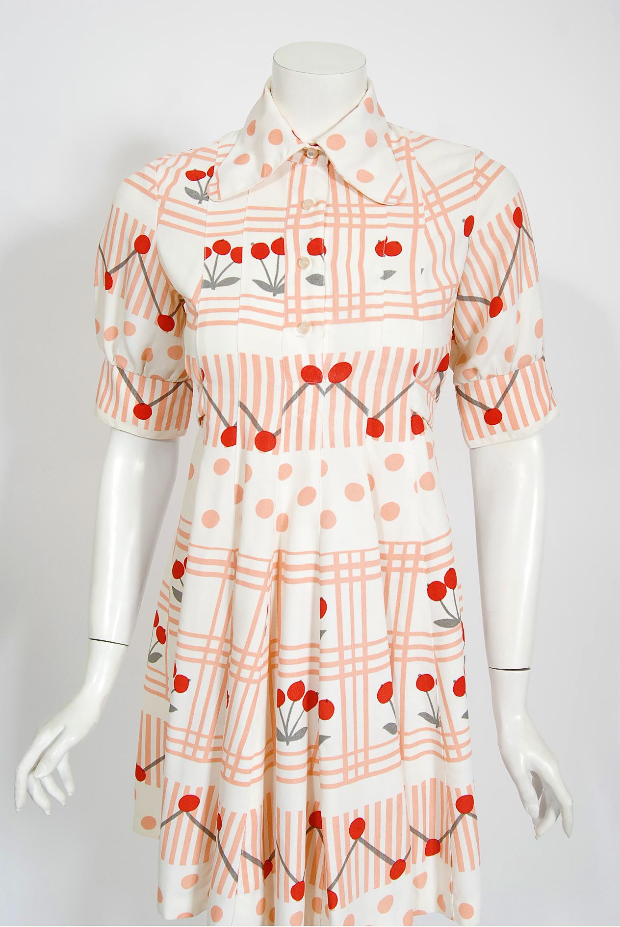 A totally chic and collectable Ossie Clark for Radley designer moss-crepe dress dating back to the mid 1970's. English fashion designer, Raymond Ossie Clark, was a leading light in the London swinging sixties fashion era and is now renowned for his