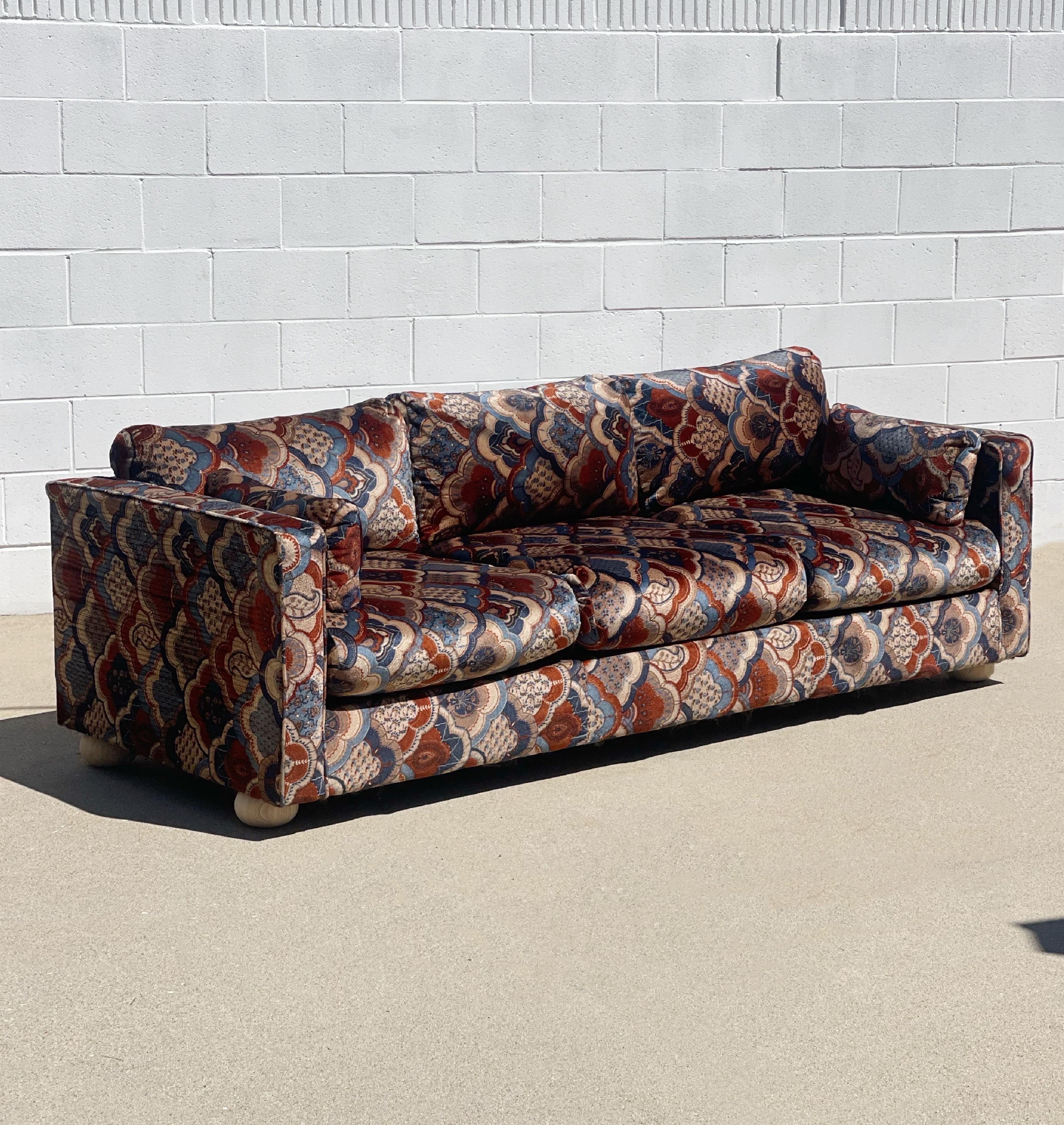 89” W • 35 D • 29” H 16.5” Seat H
Stunning original paisley fabric, super comfortable. I also have a matching love seat in my other listings. 