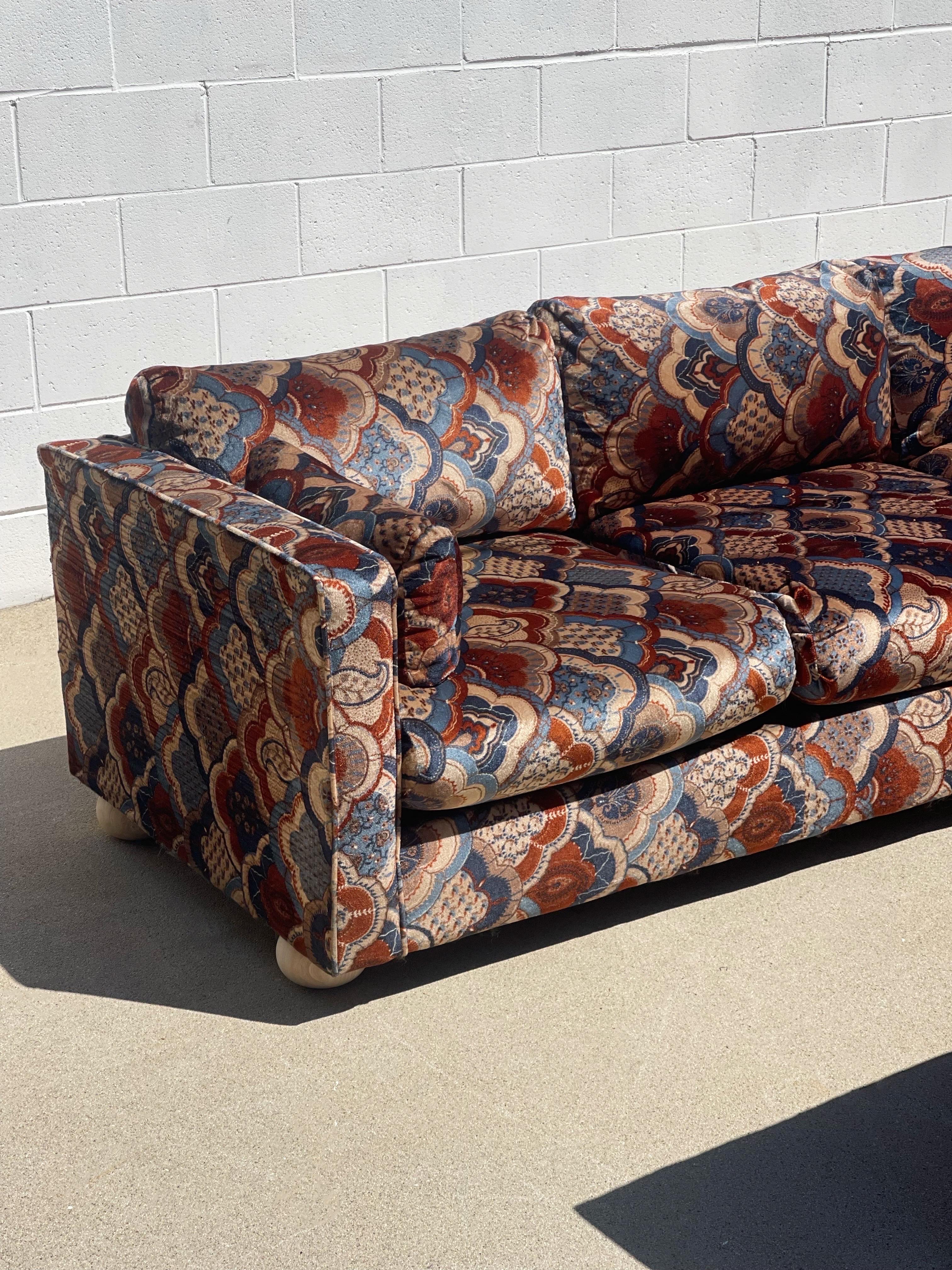 Vintage 1970s Paisley Print Sofa  In Good Condition For Sale In Los Angeles, CA