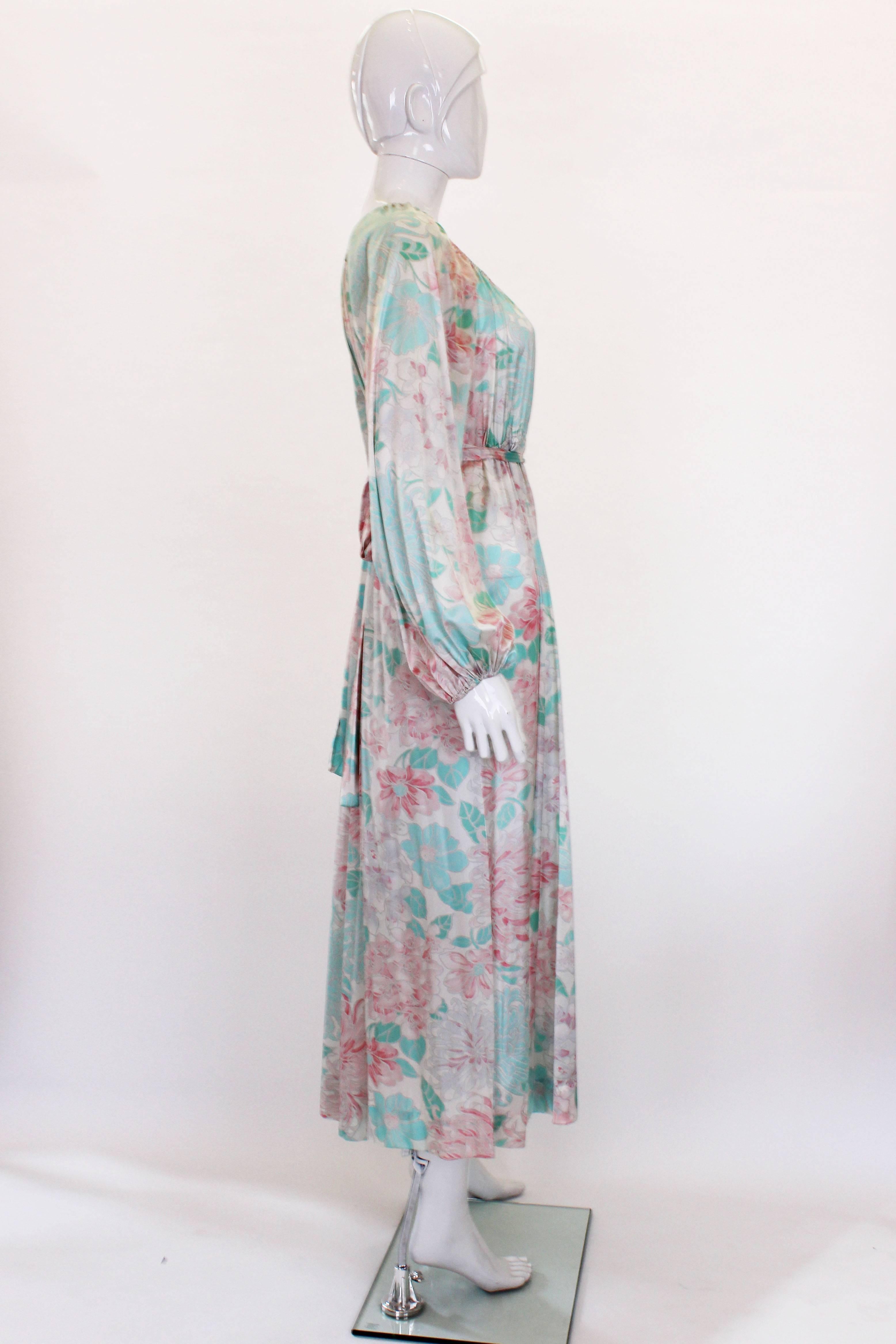 Vintage 1970s Pastel Coloured Floral Print Jersey Dress In Excellent Condition For Sale In London, GB