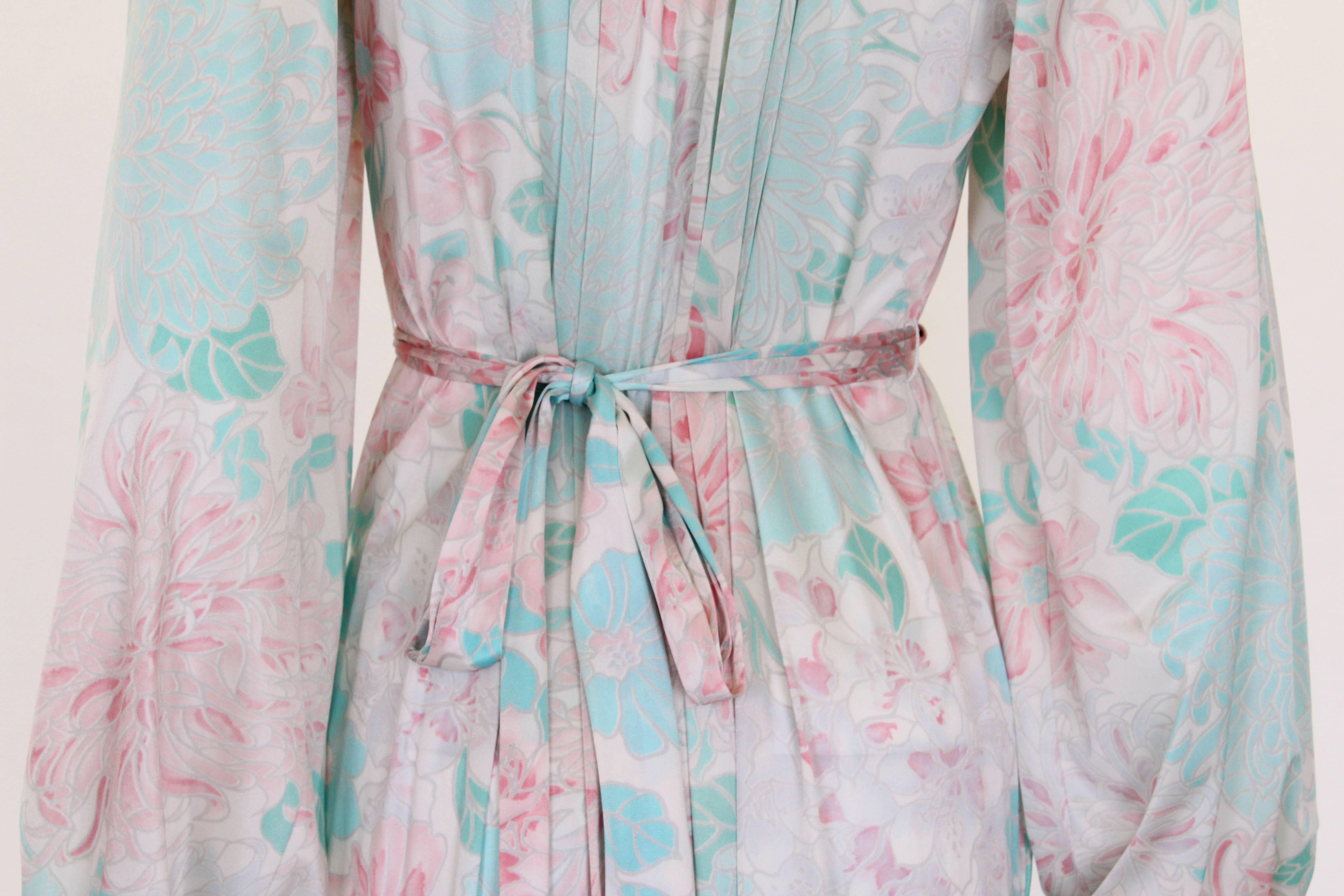 Vintage 1970s Pastel Coloured Floral Print Jersey Dress For Sale 2
