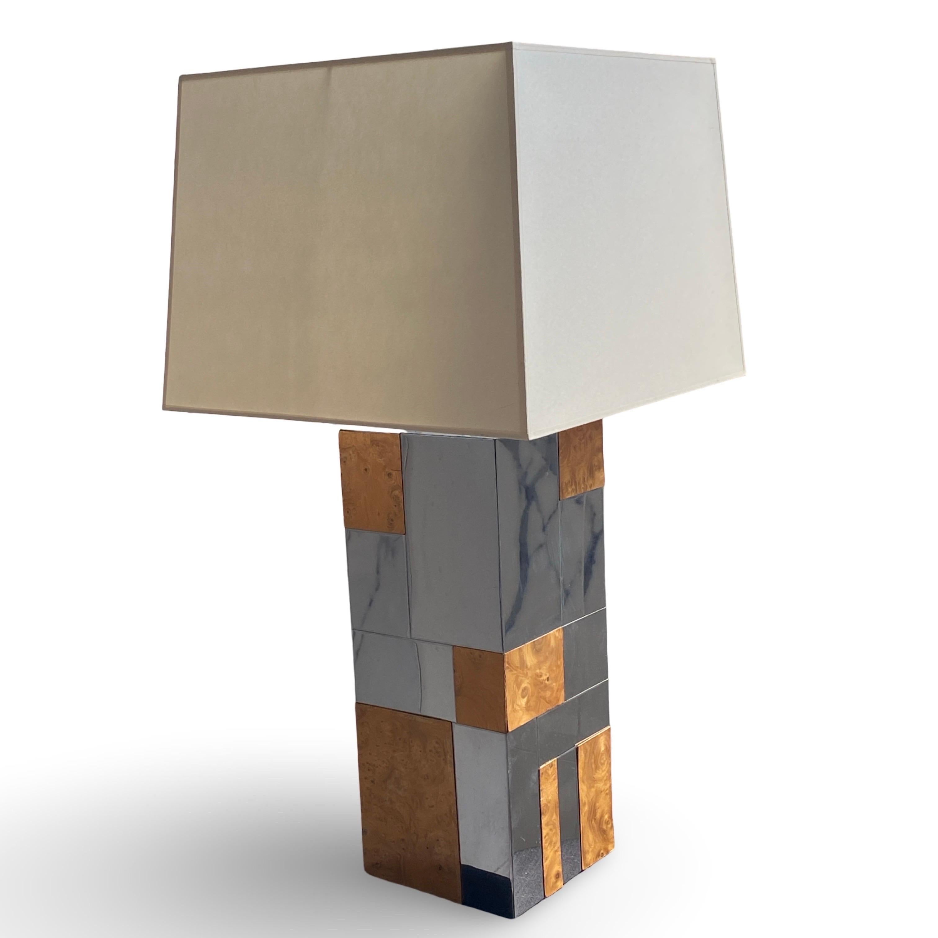 Vintage 1970 Paul Evans Large Cityscape Lamp in Chrome and Burl Wood w/ Shade en vente 5