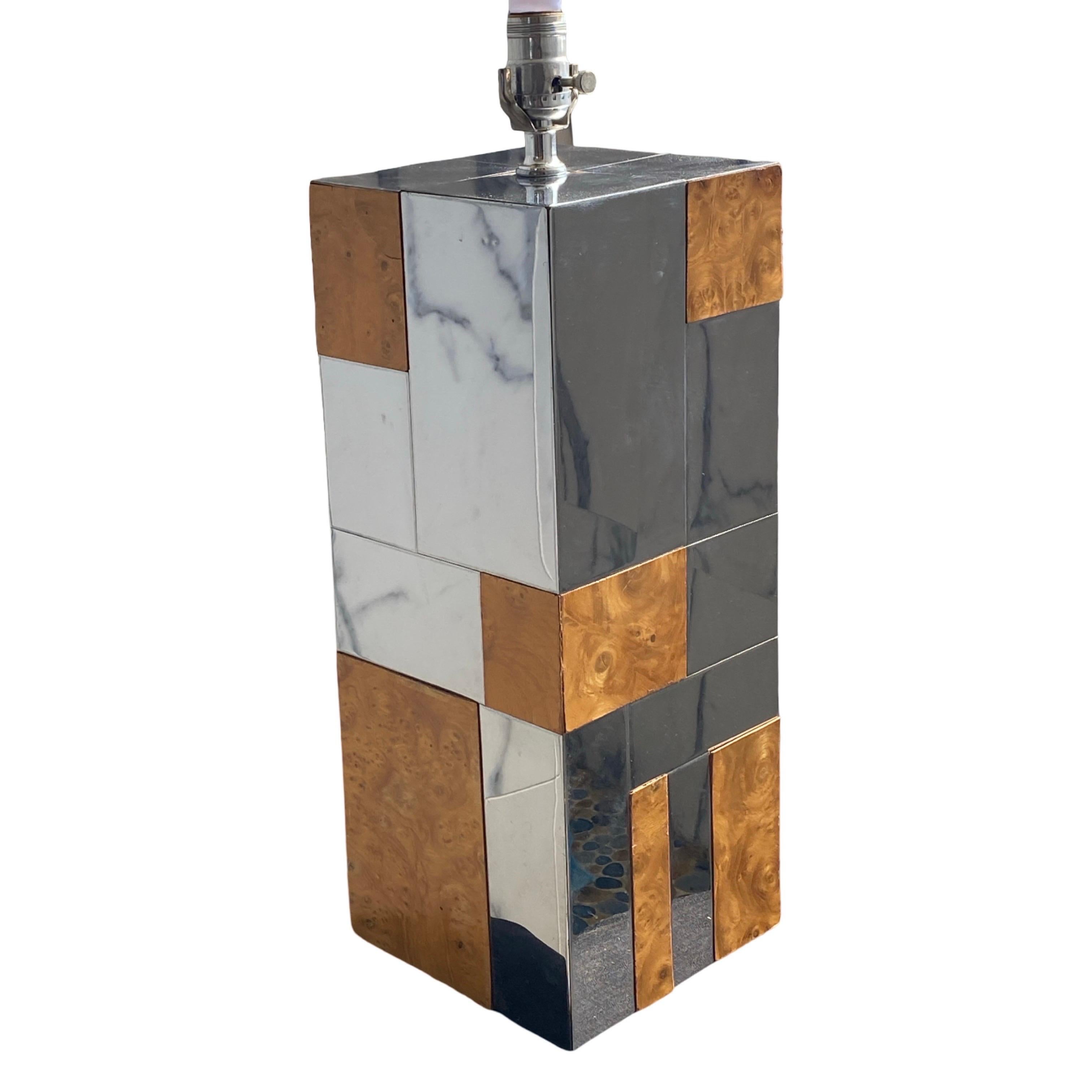 Vintage 1970 Paul Evans Large Cityscape Lamp in Chrome and Burl Wood w/ Shade en vente 7