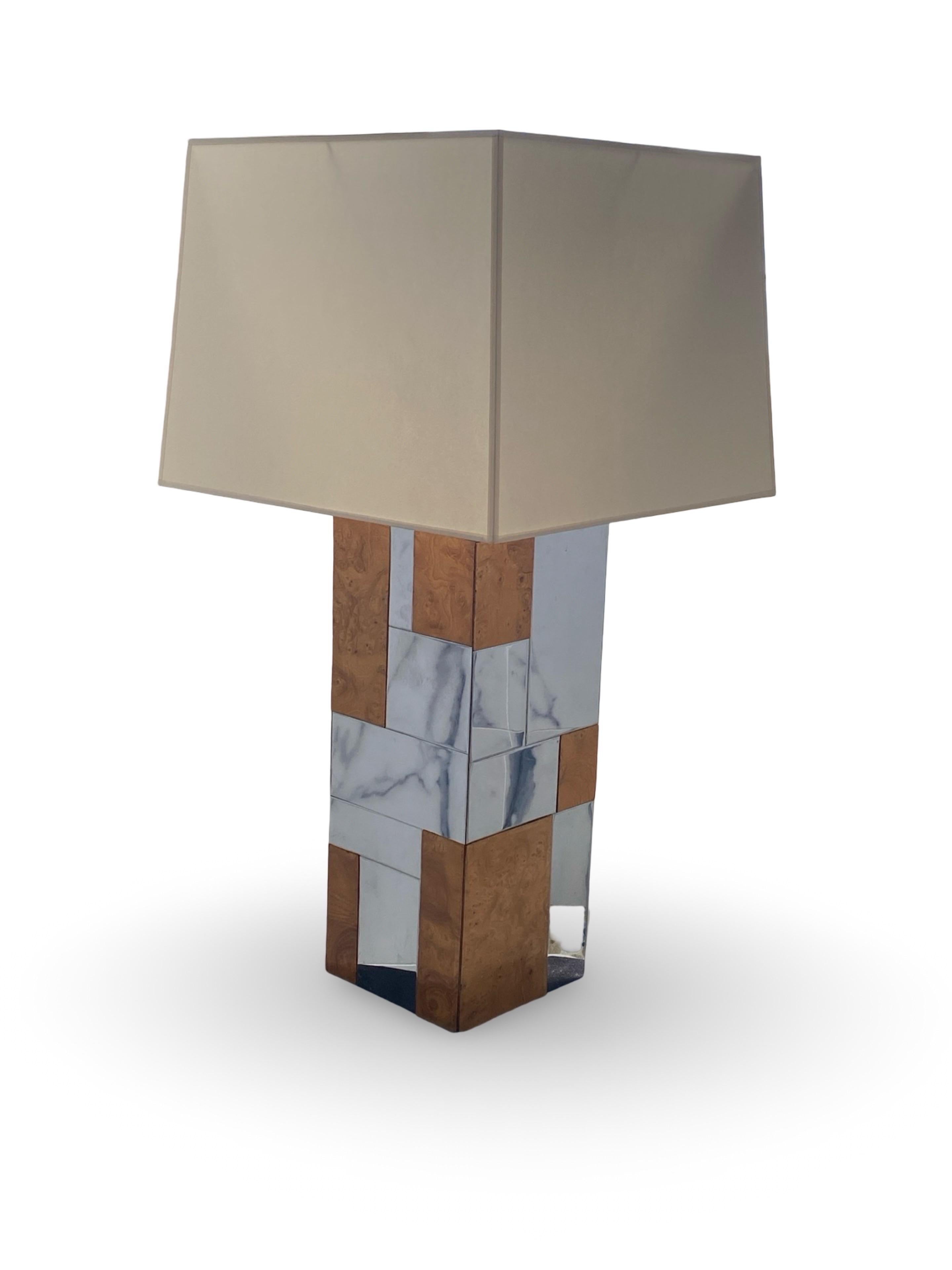 Moderne Vintage 1970 Paul Evans Large Cityscape Lamp in Chrome and Burl Wood w/ Shade en vente