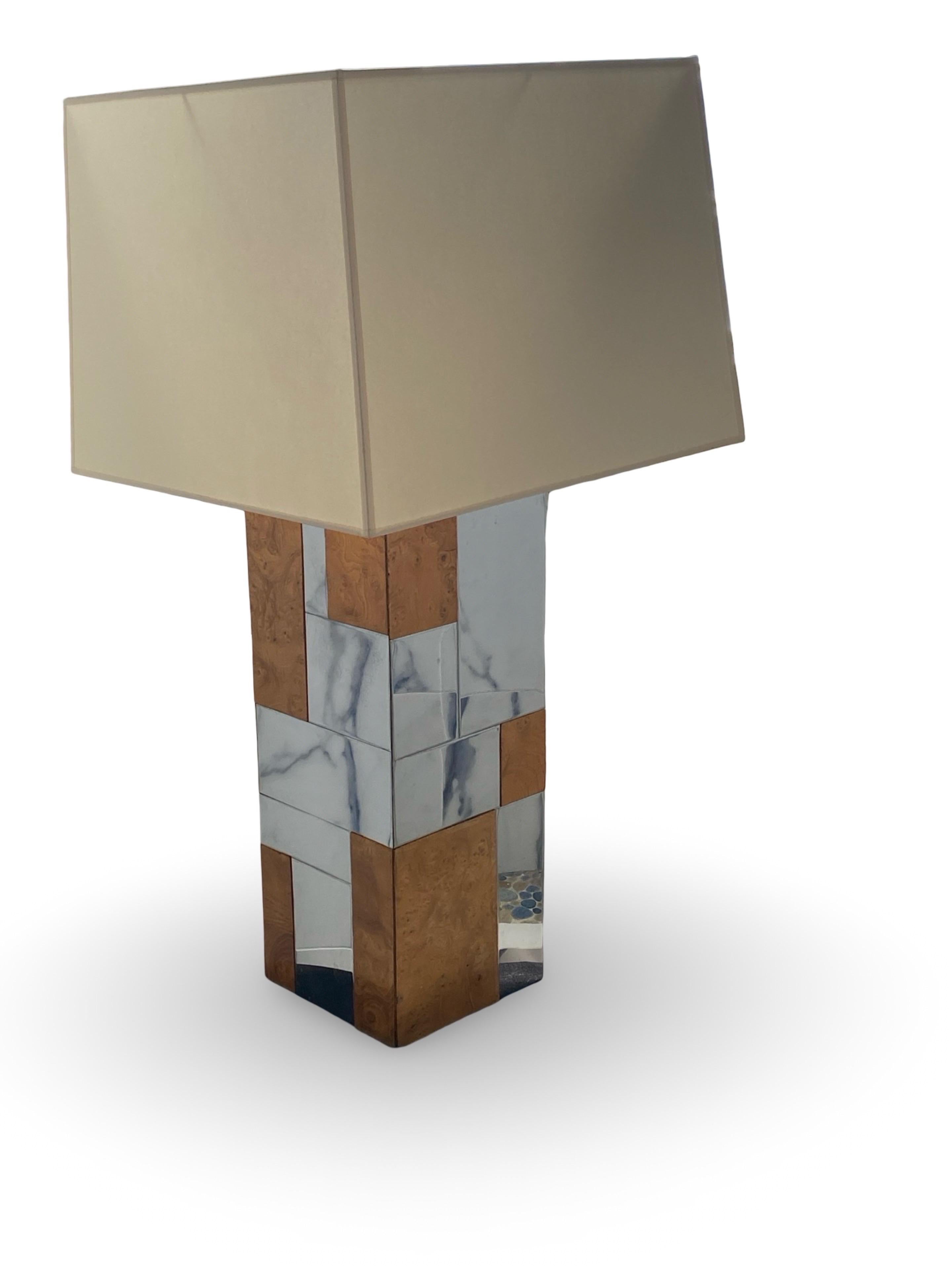 Fin du 20e siècle Vintage 1970 Paul Evans Large Cityscape Lamp in Chrome and Burl Wood w/ Shade en vente