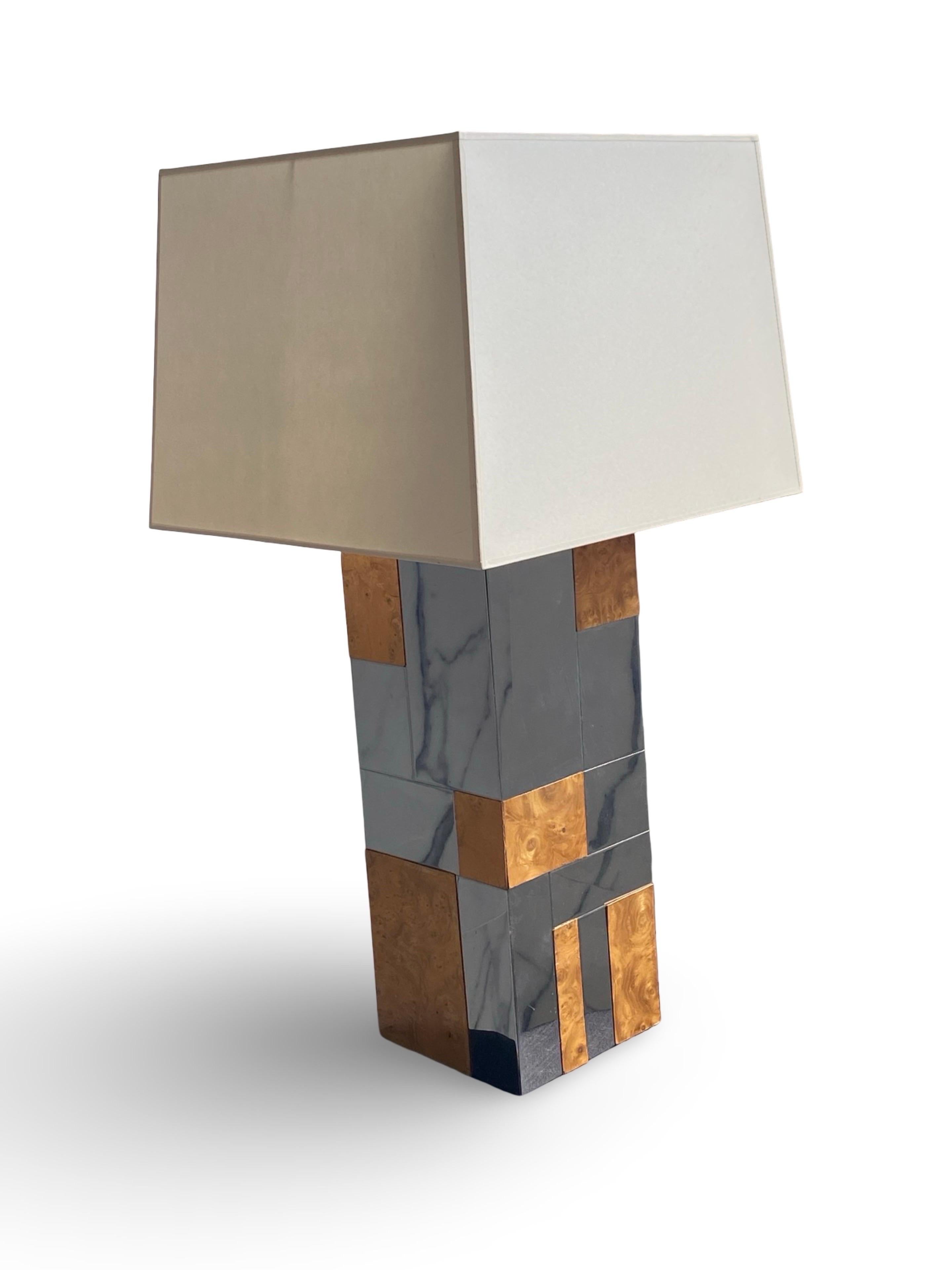 Vintage 1970 Paul Evans Large Cityscape Lamp in Chrome and Burl Wood w/ Shade en vente 2