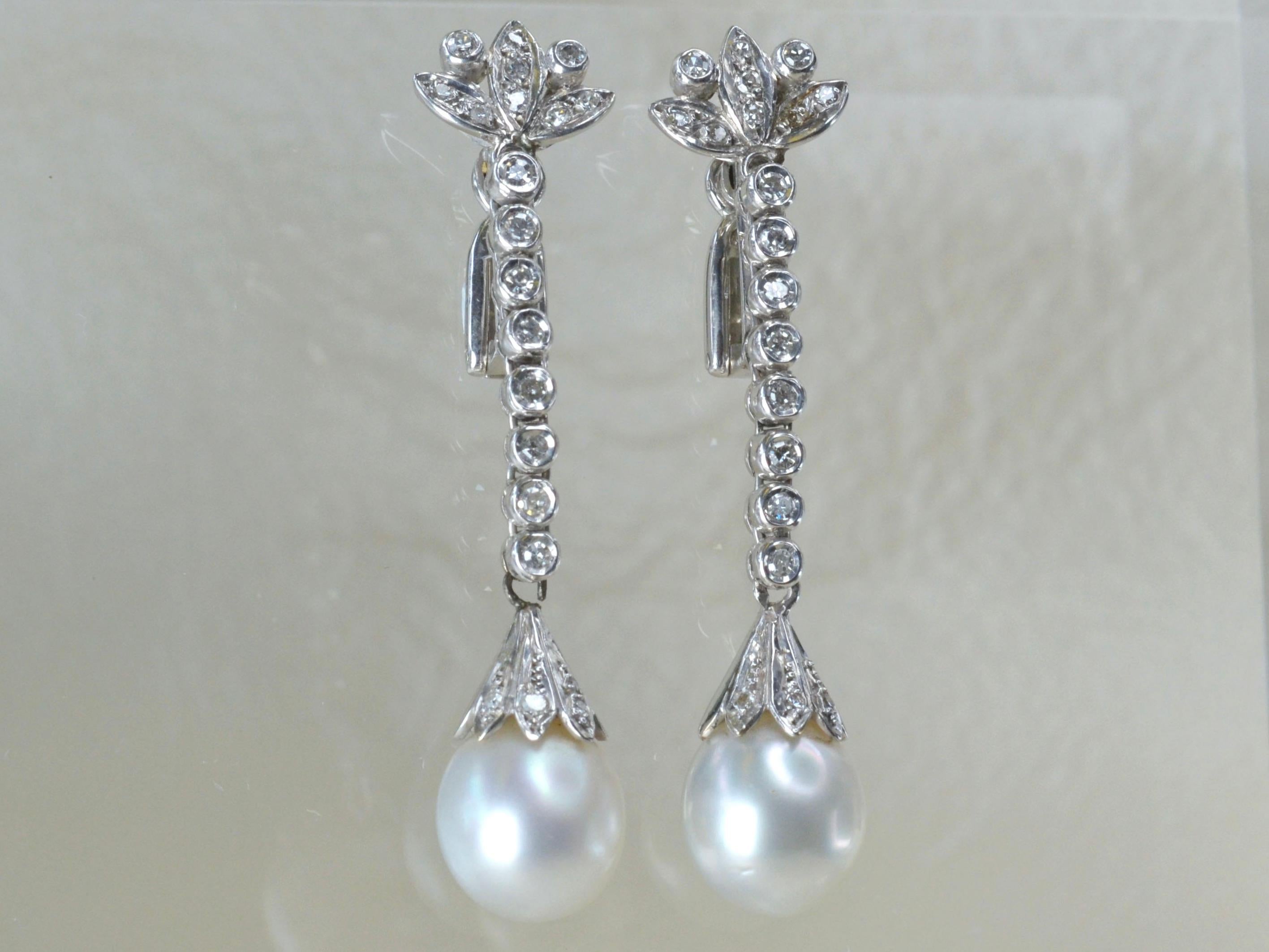 Round Cut Vintage 1970s, Pearl, Diamond & 9 Karat White Gold Dangle Earrings For Sale