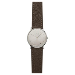 Vintage 1970s Piaget Ultra Thin 912 18K WG Silver Sunburst Dial Manual 32 mm