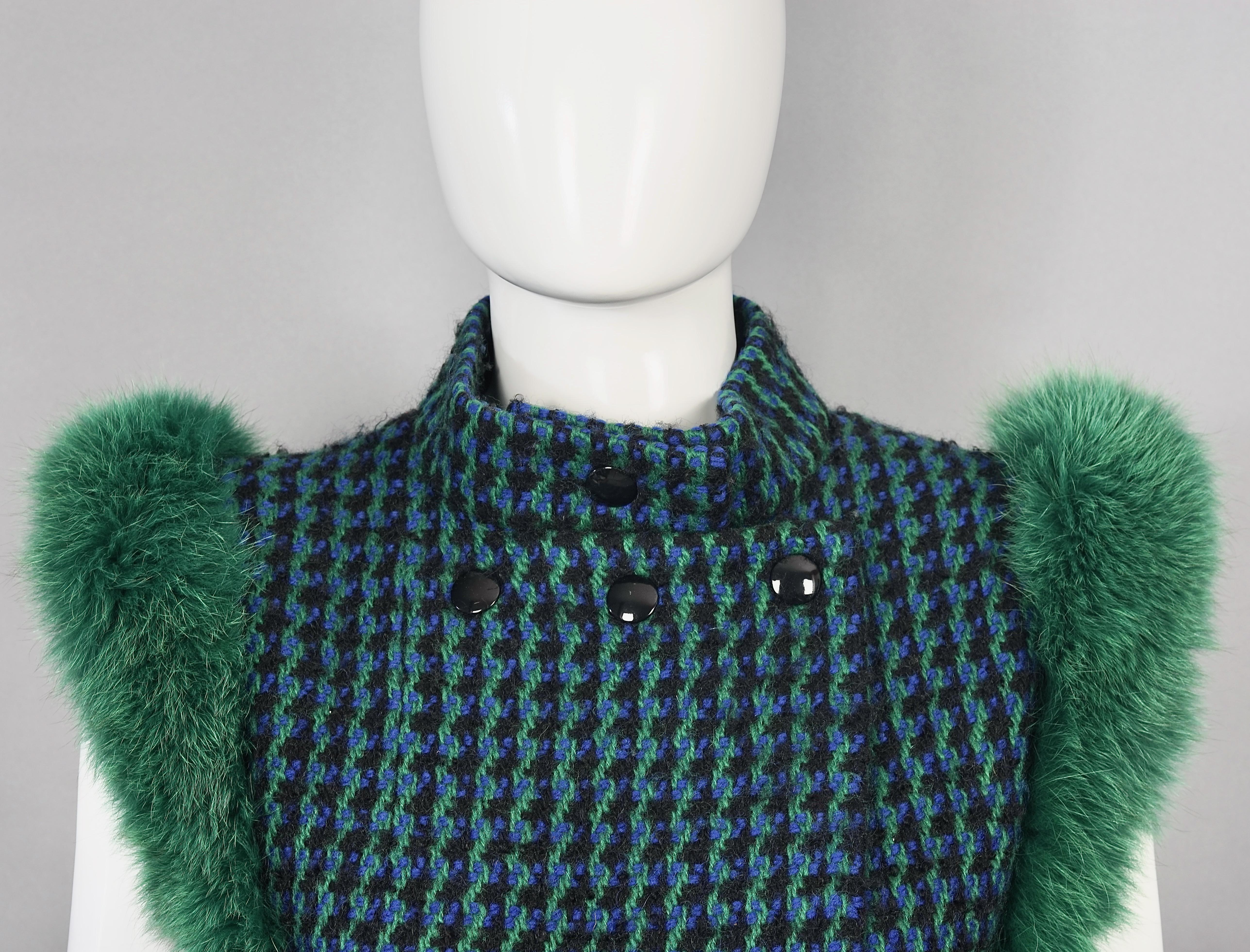 Vintage 1970s PIERRE CARDIN Mod Knitted Fur Vest Coat In Excellent Condition For Sale In Kingersheim, Alsace
