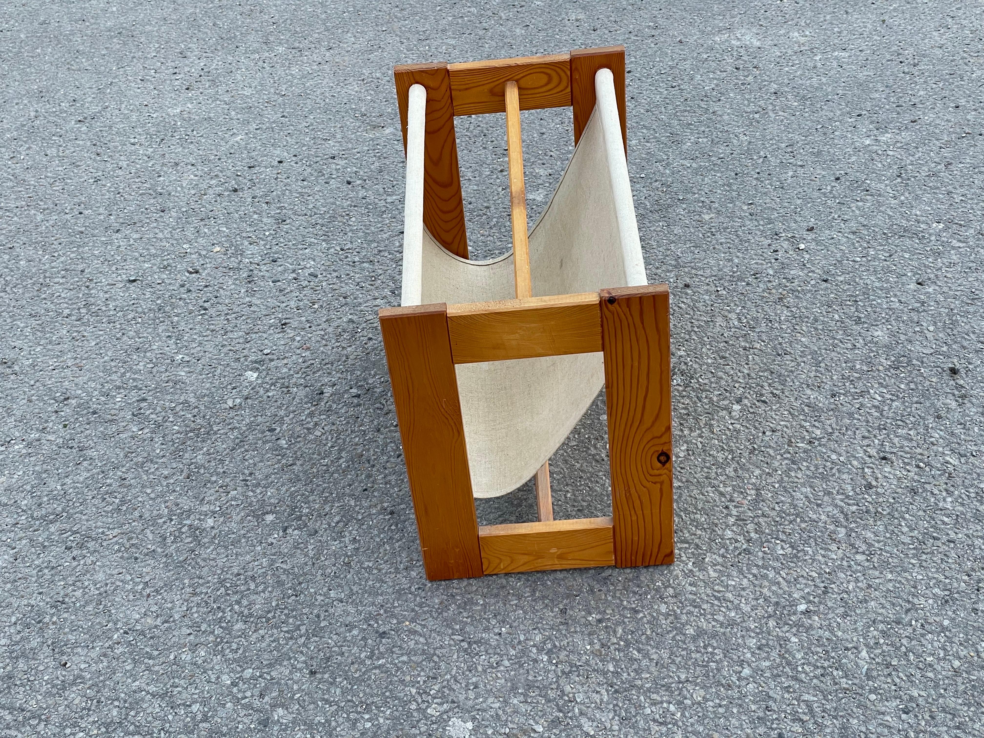 Late 20th Century Vintage 1970s Pine and Canvas Magazine Rack, Denmark For Sale