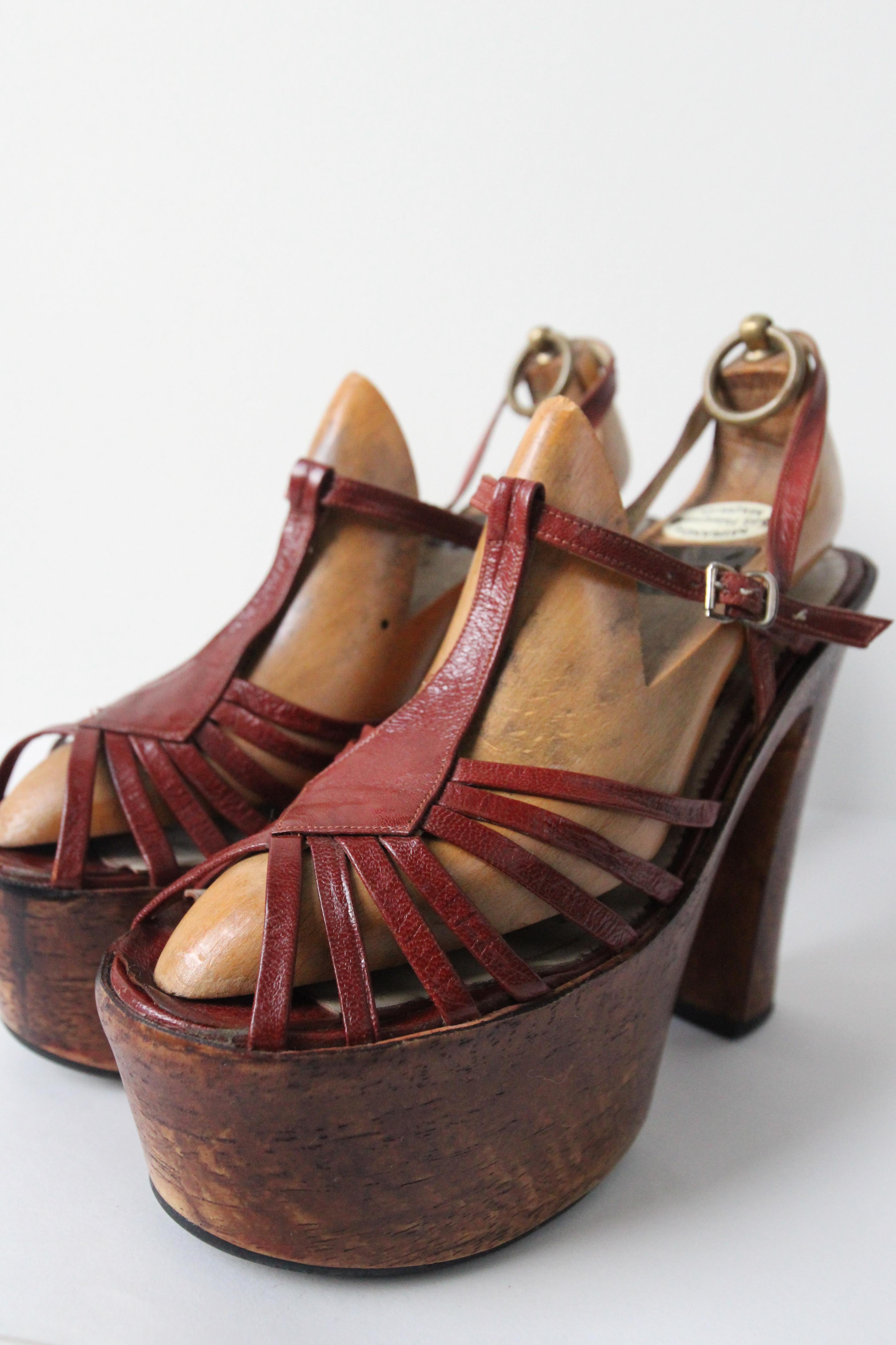 Vintage 1970's Platforms wooden leather T bar scrappy platform heels UK 5.5 US 7 For Sale 2