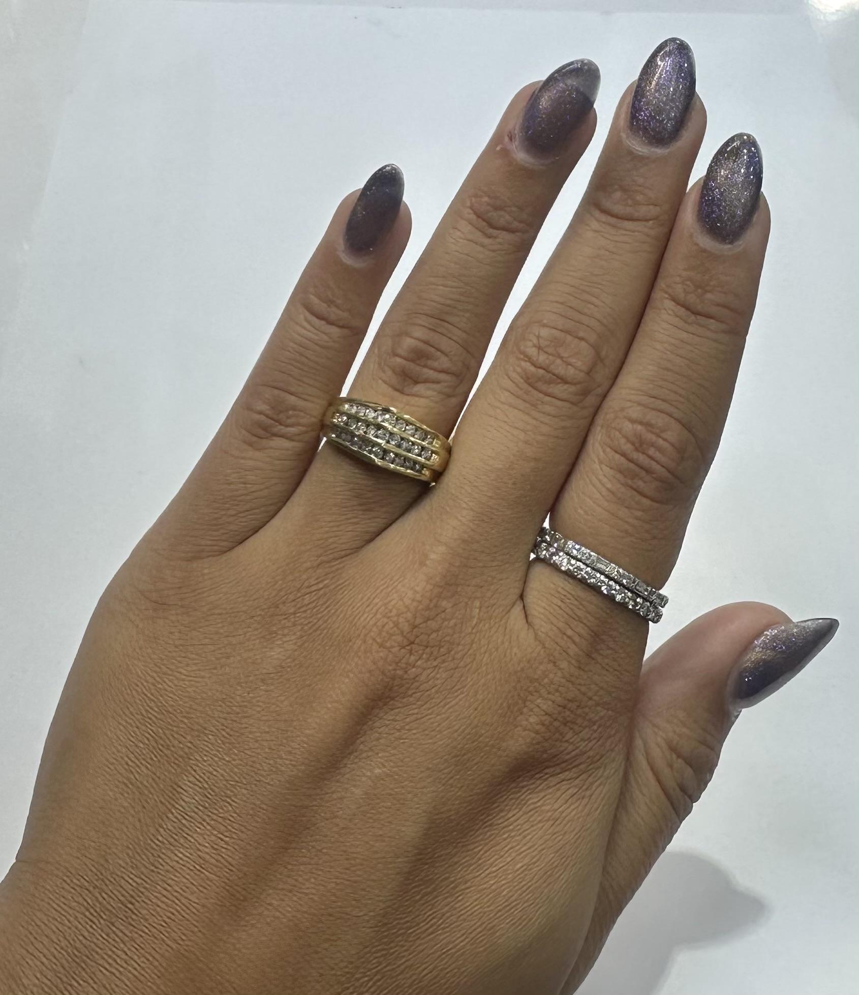 Vintage 1970 Bague à dôme pointu avec diamants Pour femmes en vente