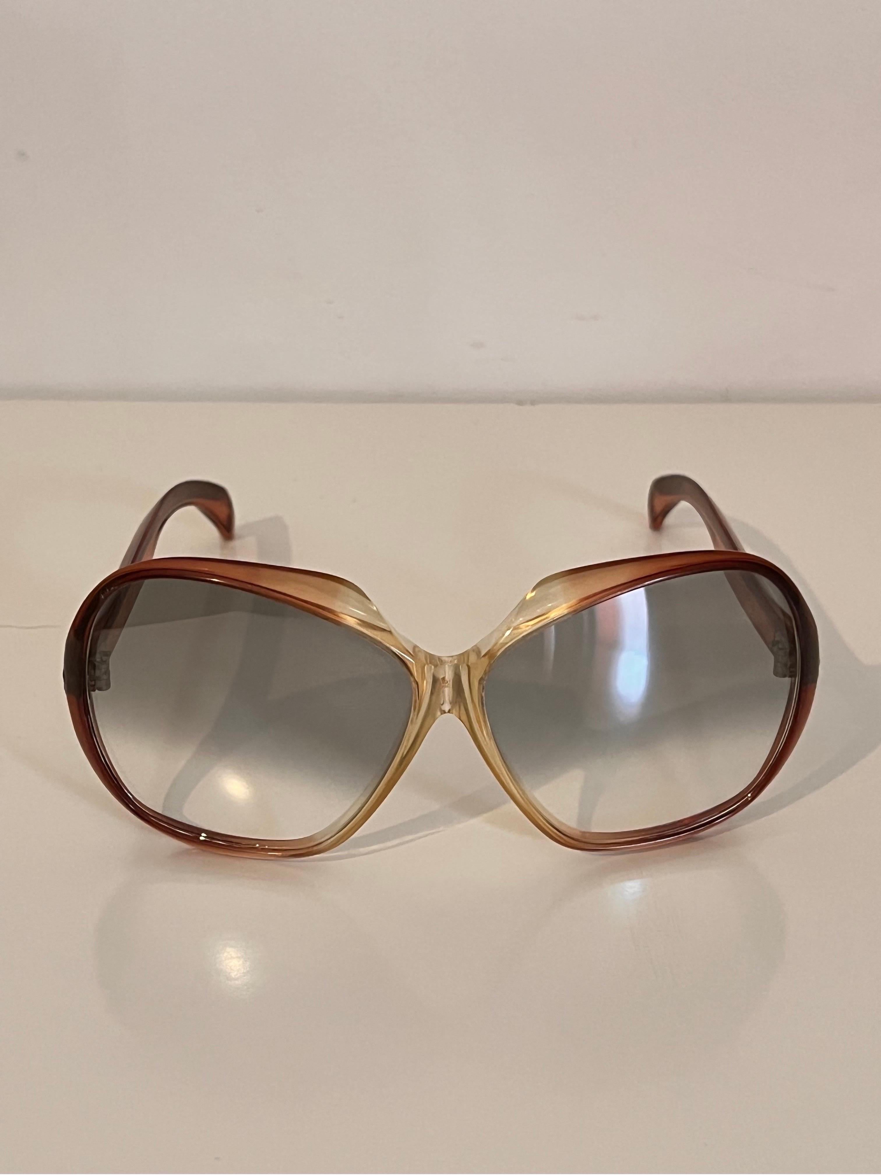 Vintage 1970’s Polaroid sunglasses with graduated tinted lense 1