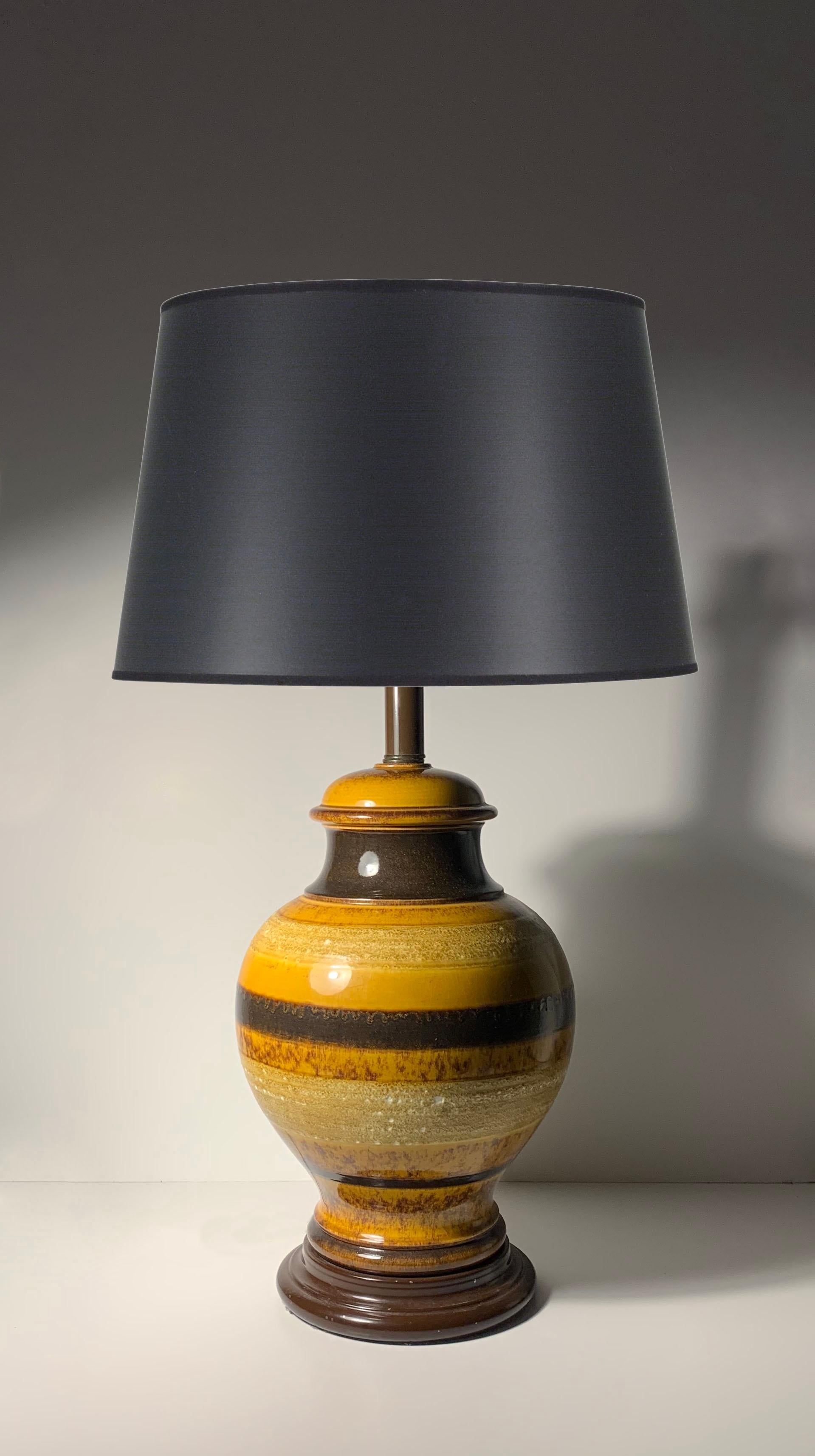 Vintage 1970s Pottery Table Lamp in the manner of Bitossi Raymor Italy.  No markings. Possibly Italian.  May be desirable to change the foot base. 