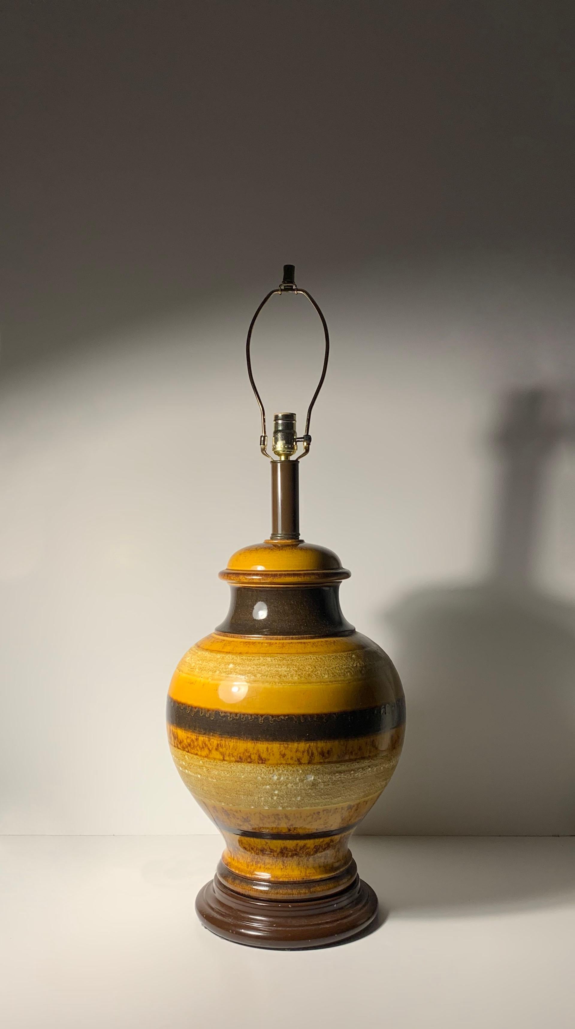 Mid-Century Modern Vintage 1970s Pottery Table Lamp in the manner of Bitossi Raymor For Sale