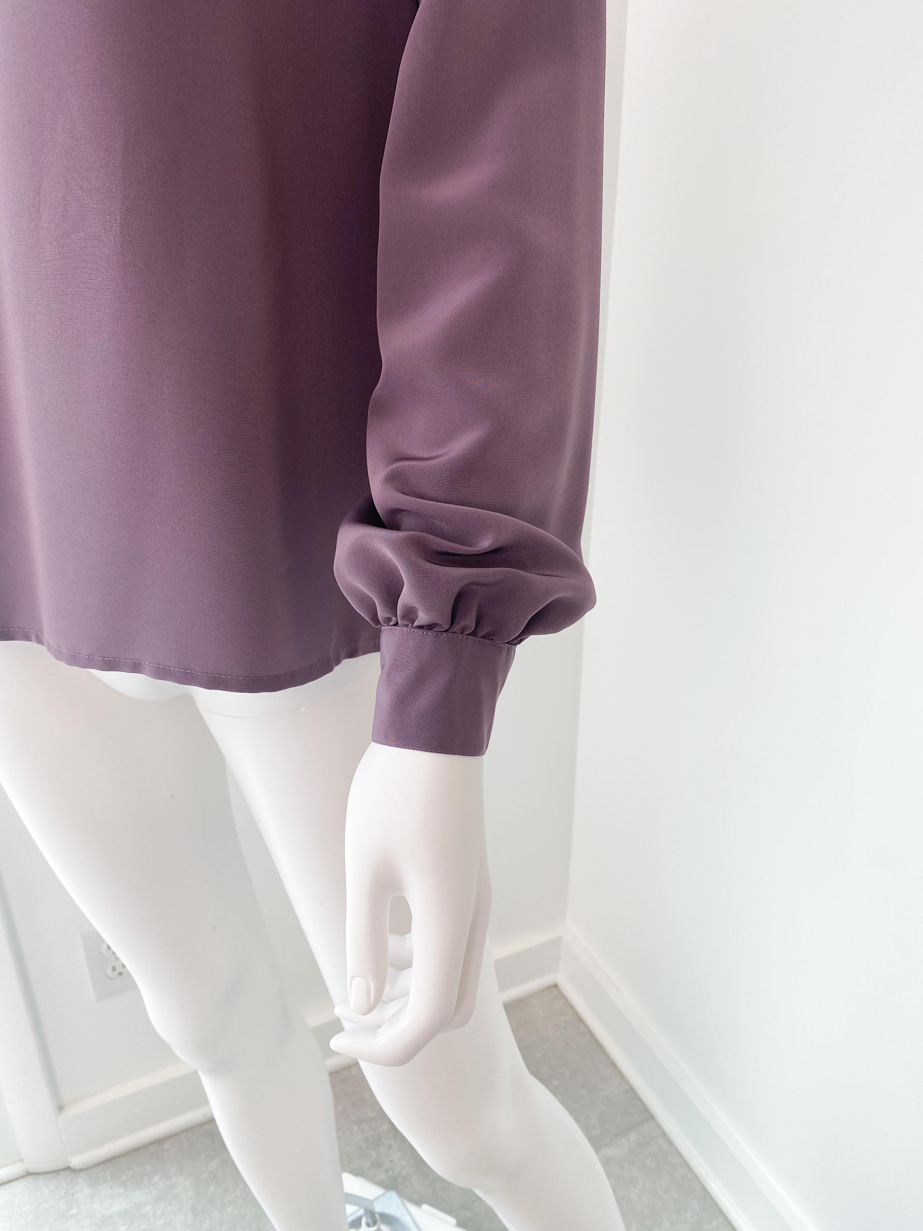 Chemisier en polyester soyeux et satin Purple Plum Taille 10/12 en vente 1