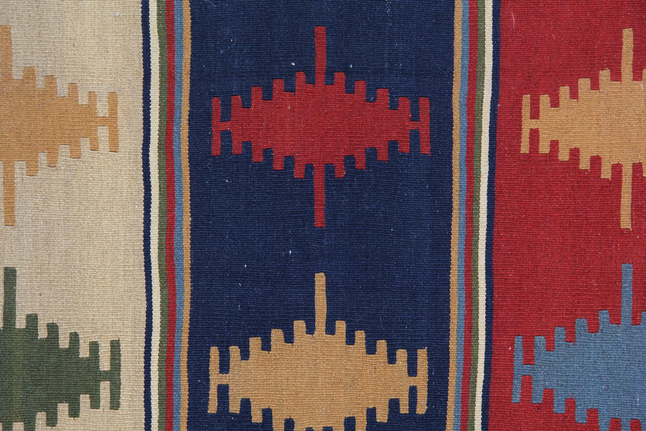 Vintage 1970s Qashqai Wool Kilim Rug, Large Multicolour Striped Flatweave (Hollywood Regency) im Angebot