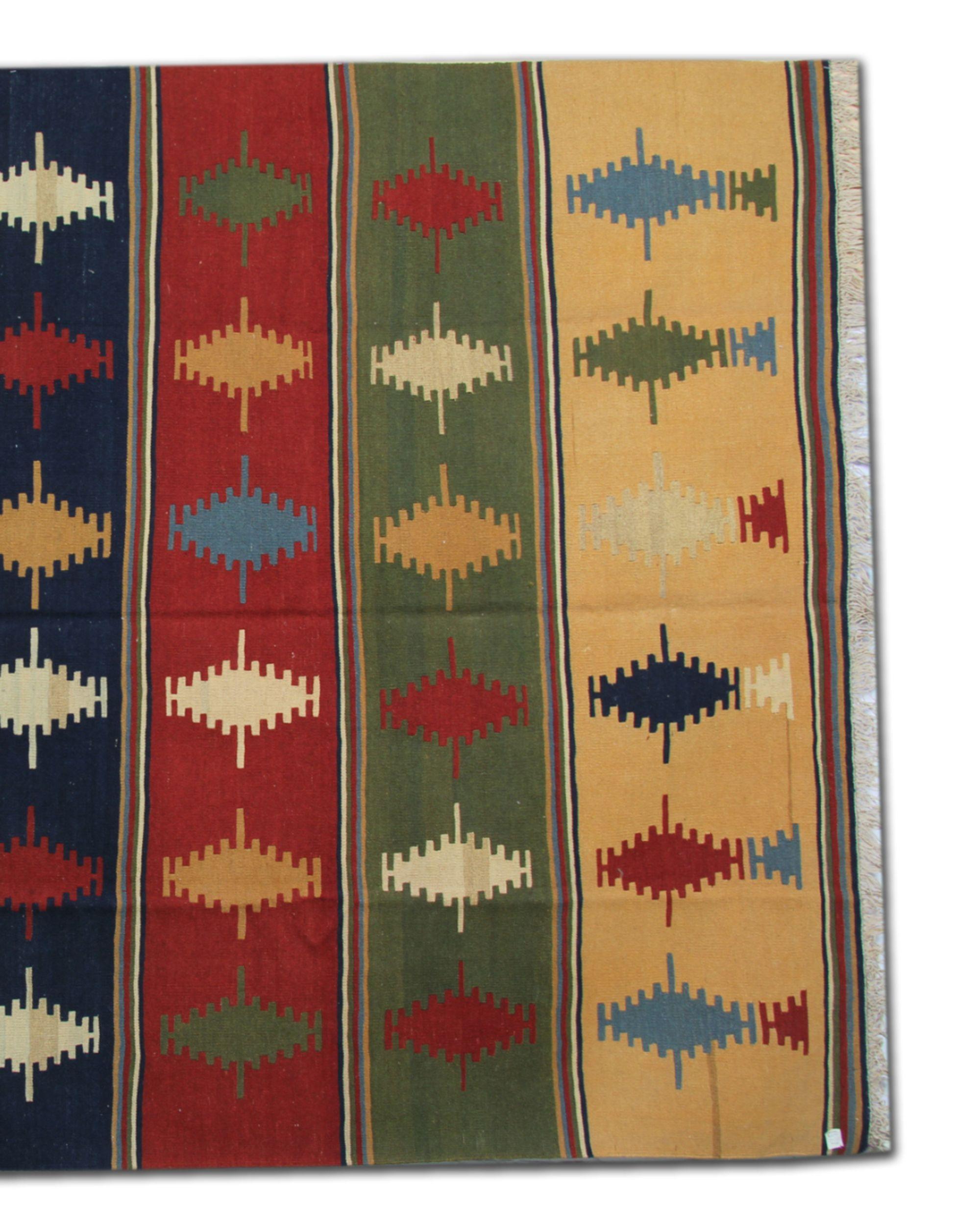 Vintage 1970s Qashqai Wool Kilim Rug, Large Multicolour Striped Flatweave (Ende des 20. Jahrhunderts) im Angebot