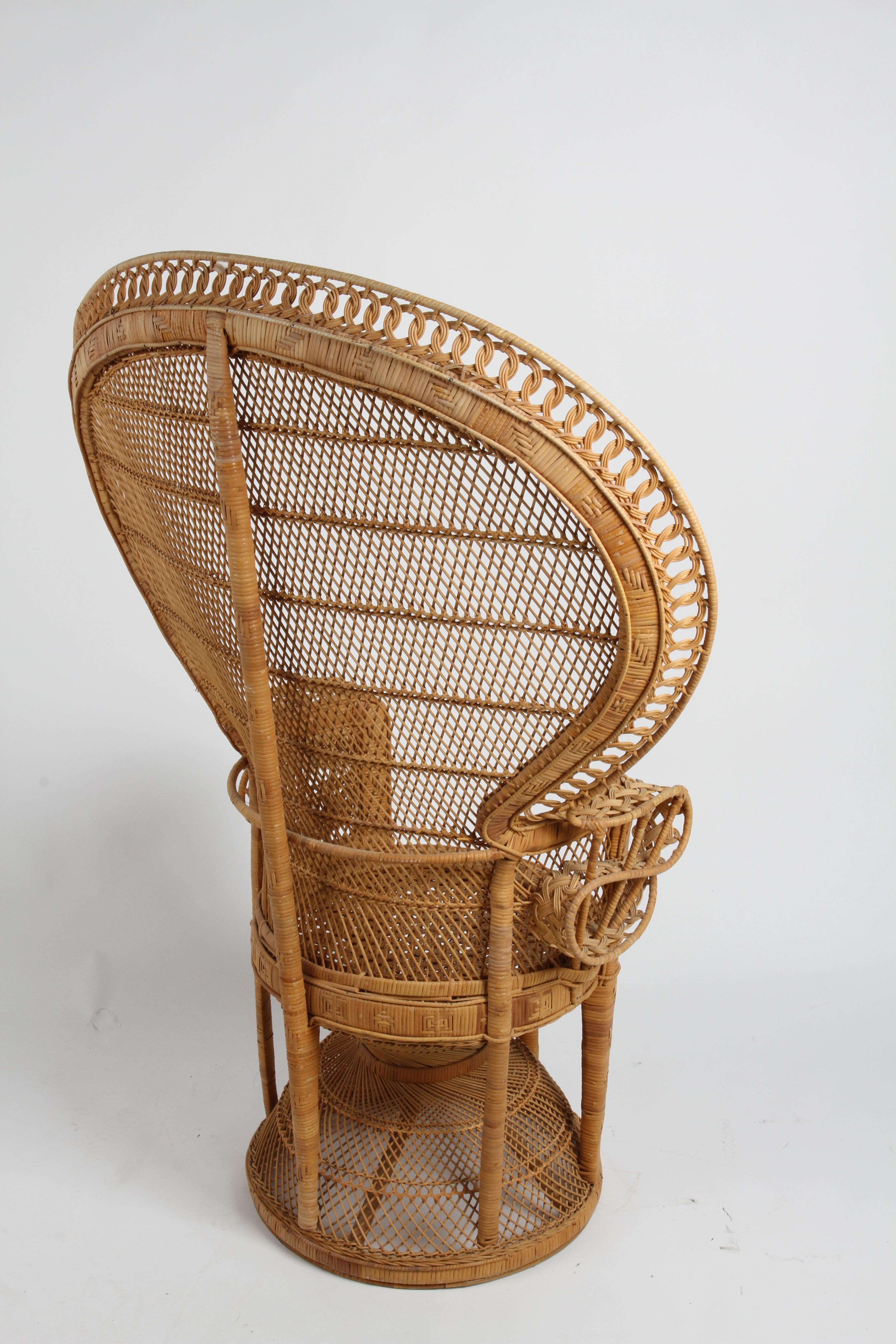 Chaise Emmanuelle paon vintage en rotin et osier, fabriquée à la main, style Boho Chic, années 1970 3