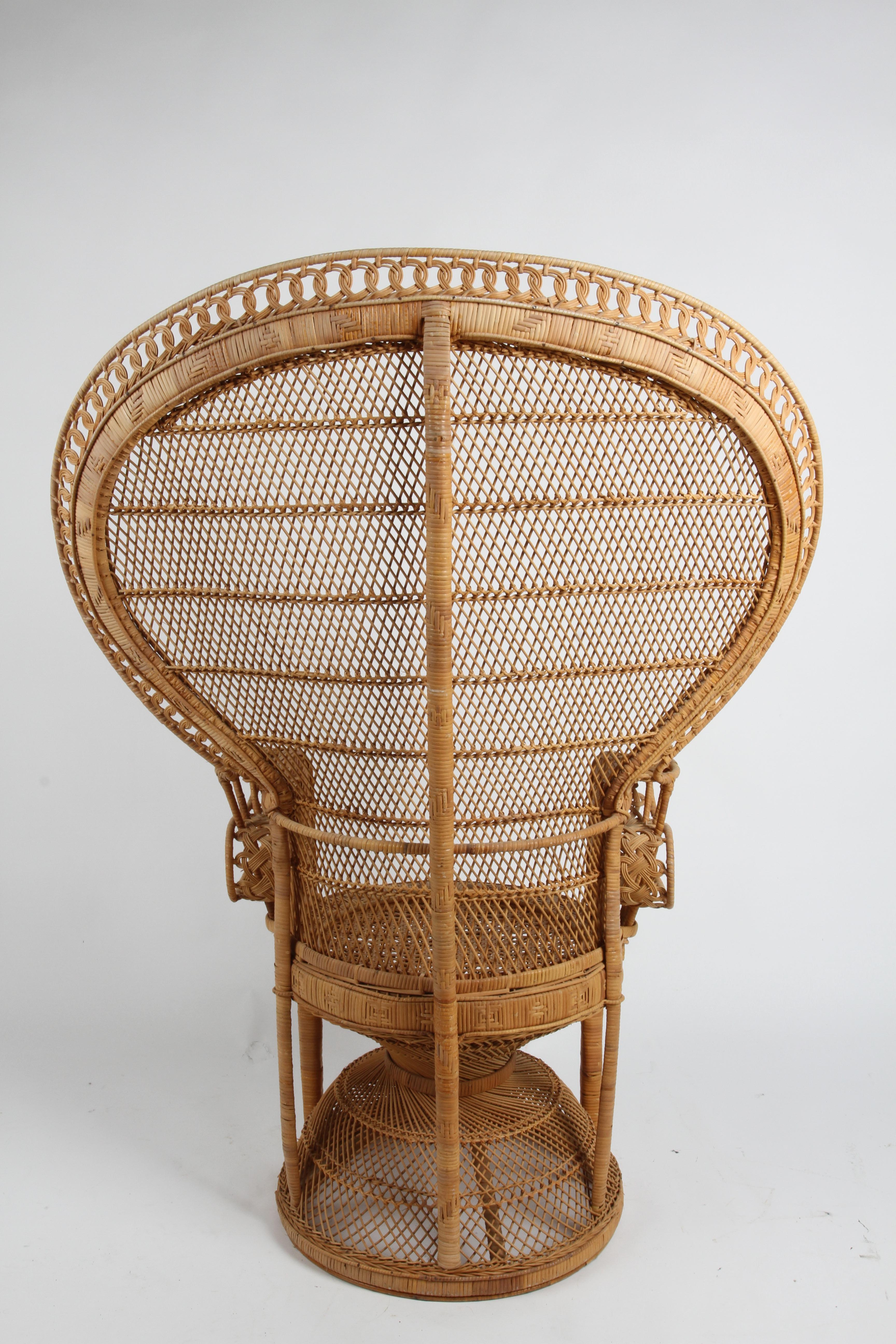 Chaise Emmanuelle paon vintage en rotin et osier, fabriquée à la main, style Boho Chic, années 1970 4