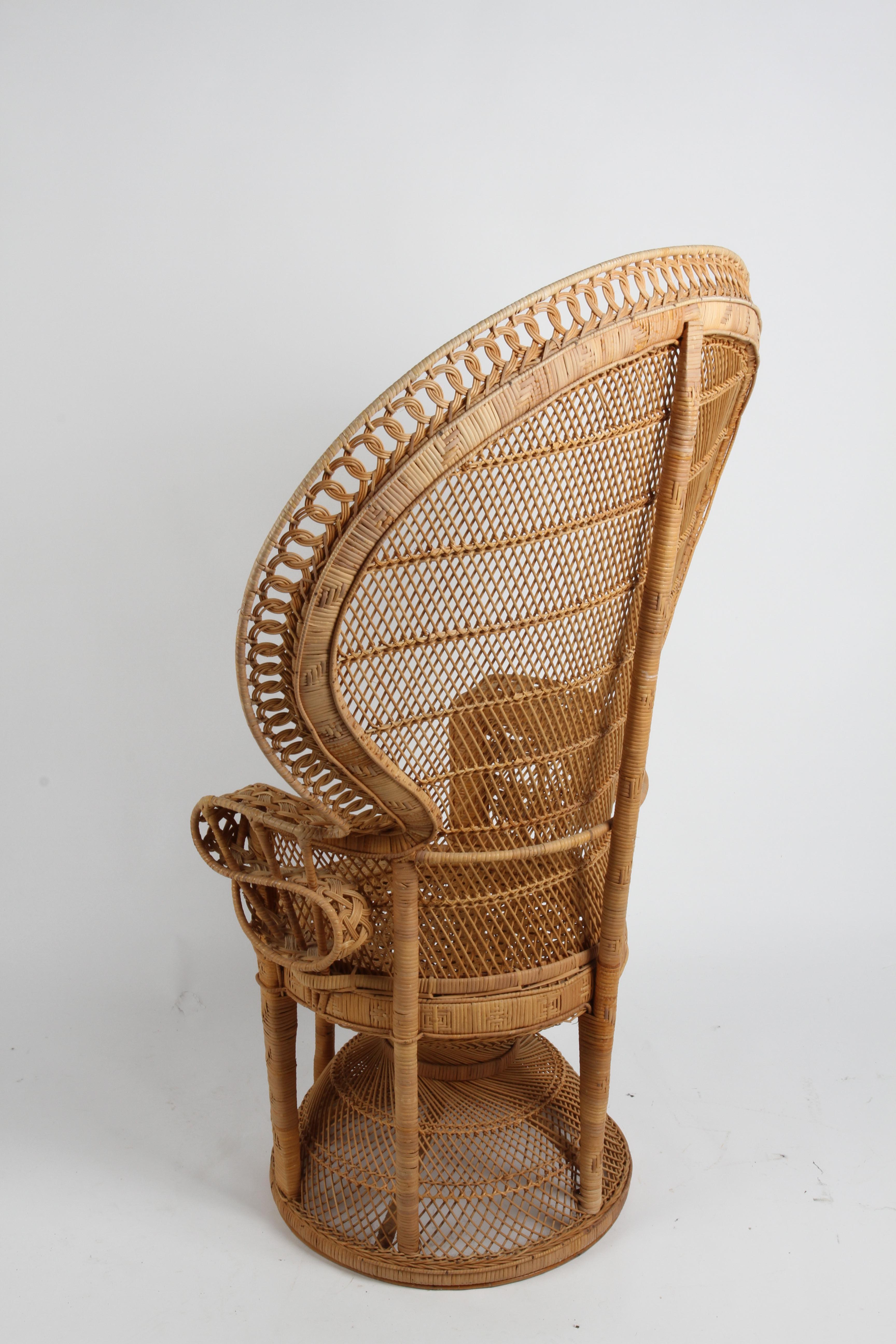 Chaise Emmanuelle paon vintage en rotin et osier, fabriquée à la main, style Boho Chic, années 1970 5