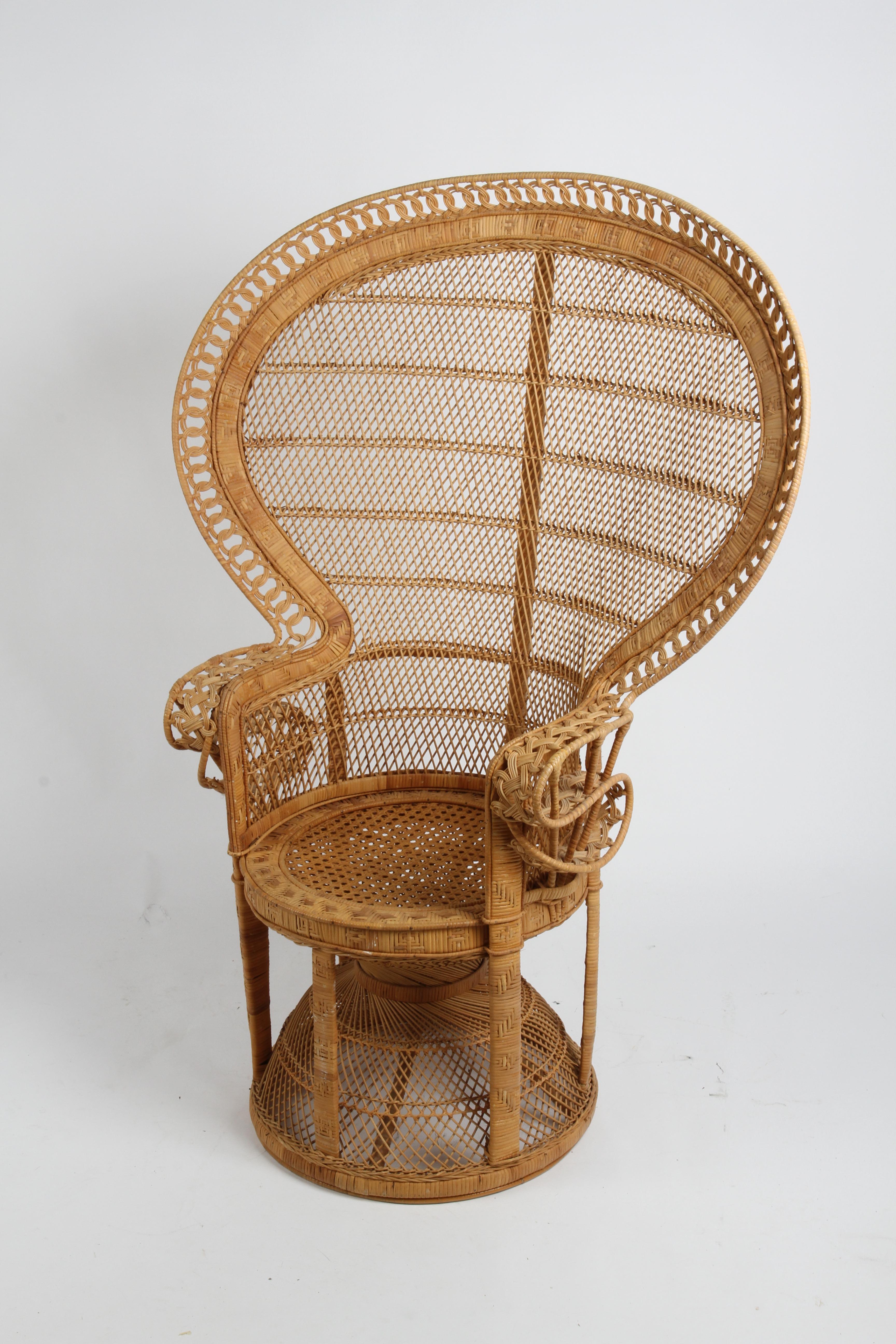 Chaise Emmanuelle paon vintage en rotin et osier, fabriquée à la main, style Boho Chic, années 1970 6